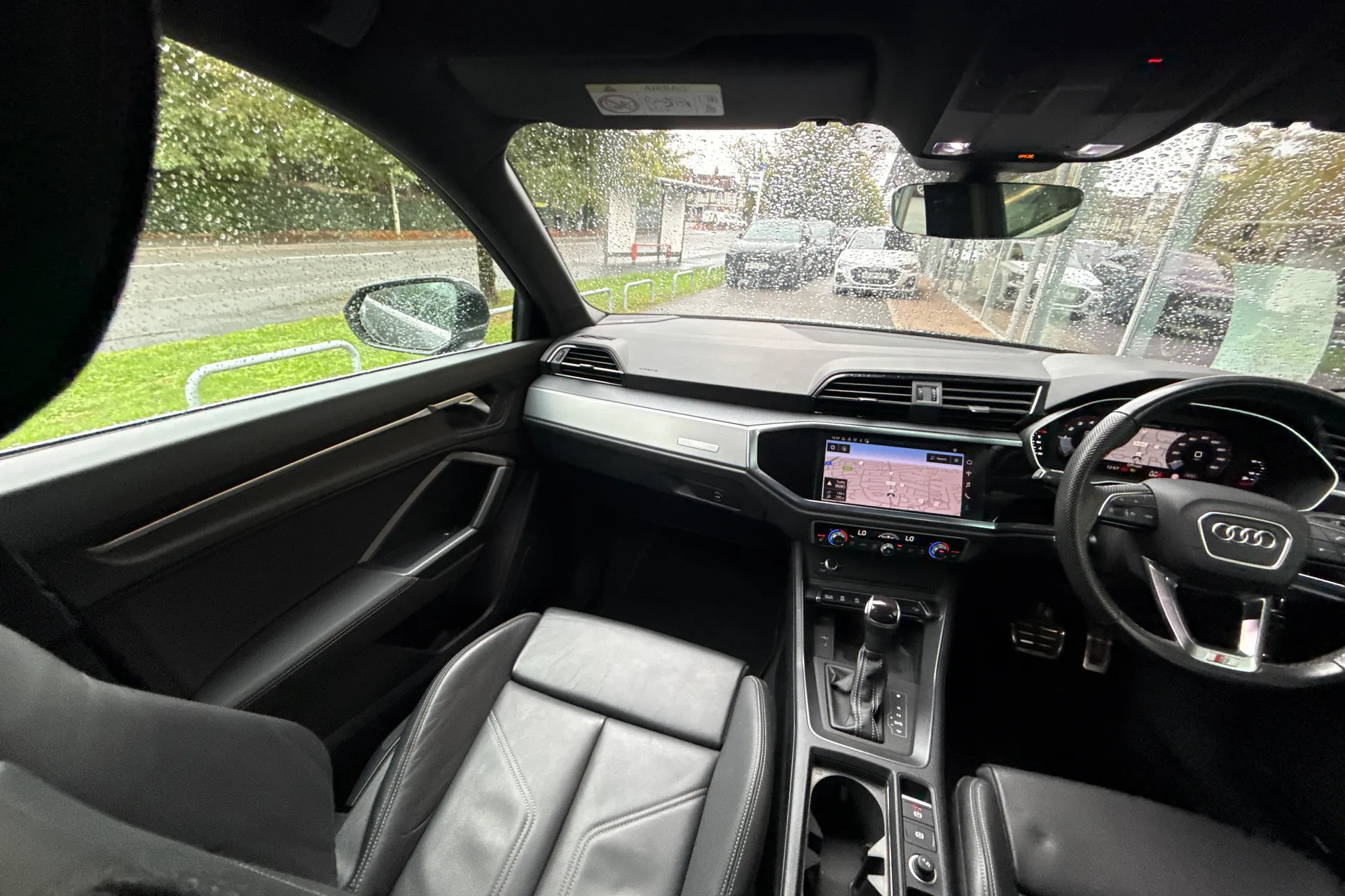 Audi Q3 thumbnail image number 35
