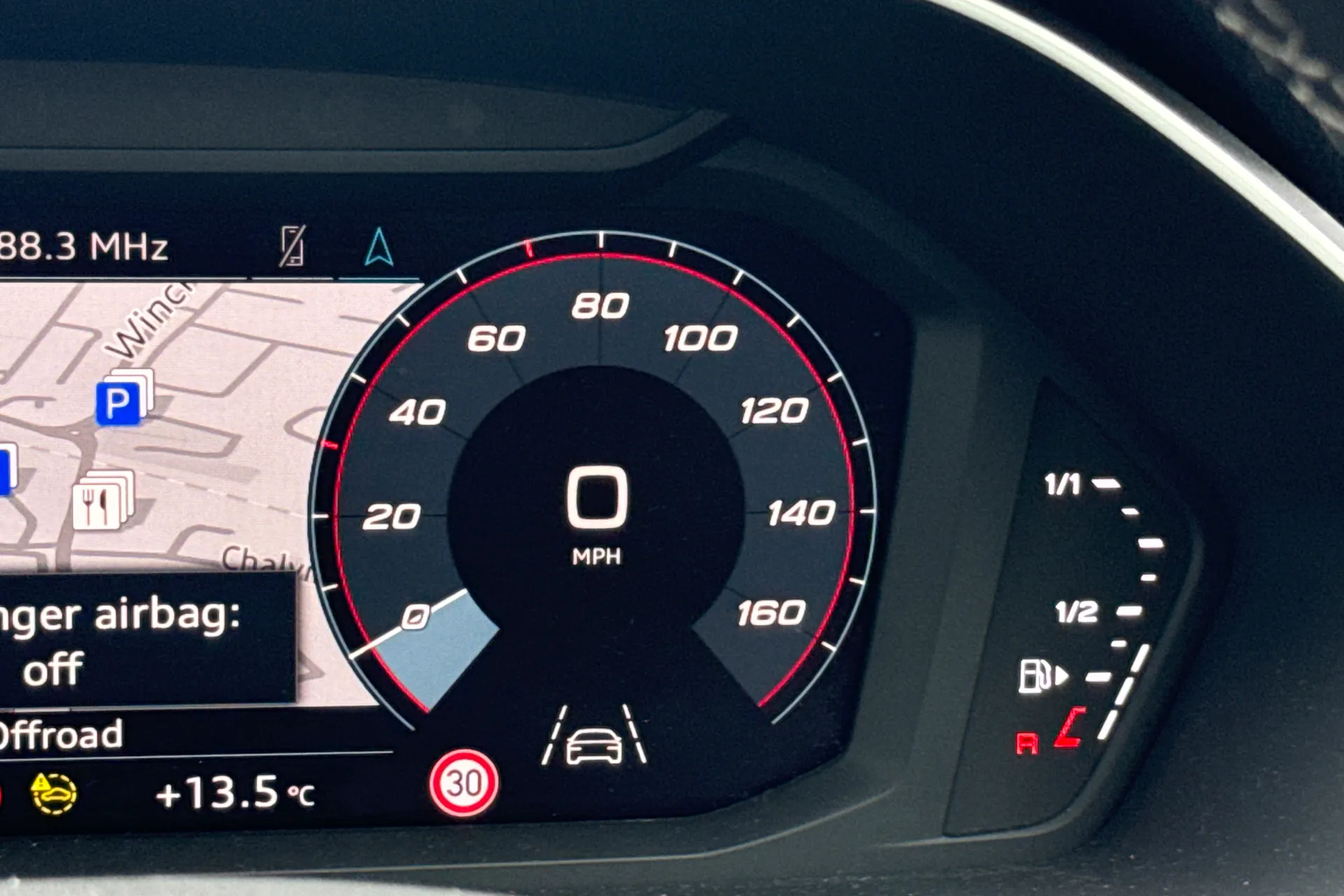 Audi Q3 thumbnail image number 9