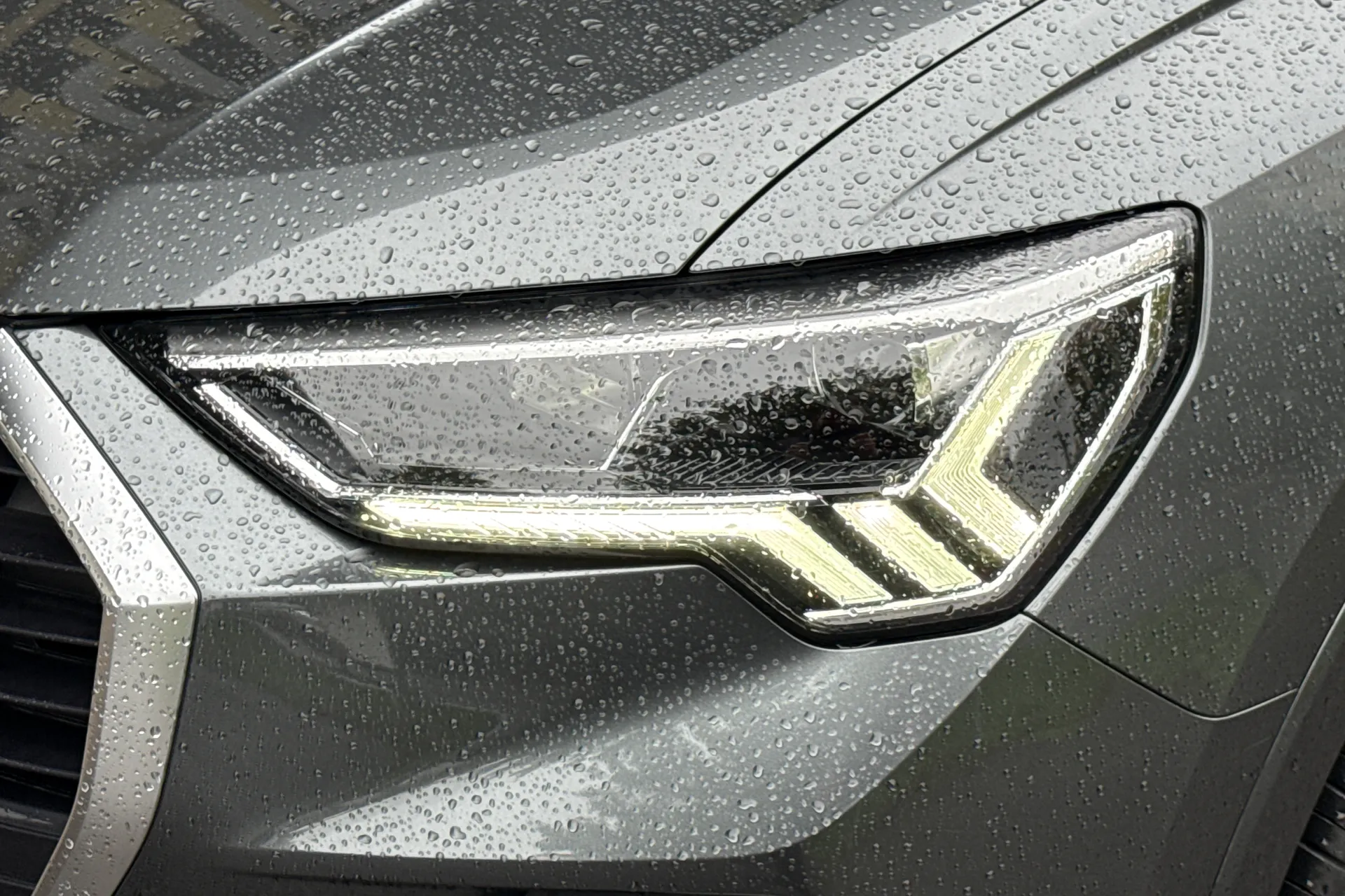 Audi Q3 thumbnail image number 48