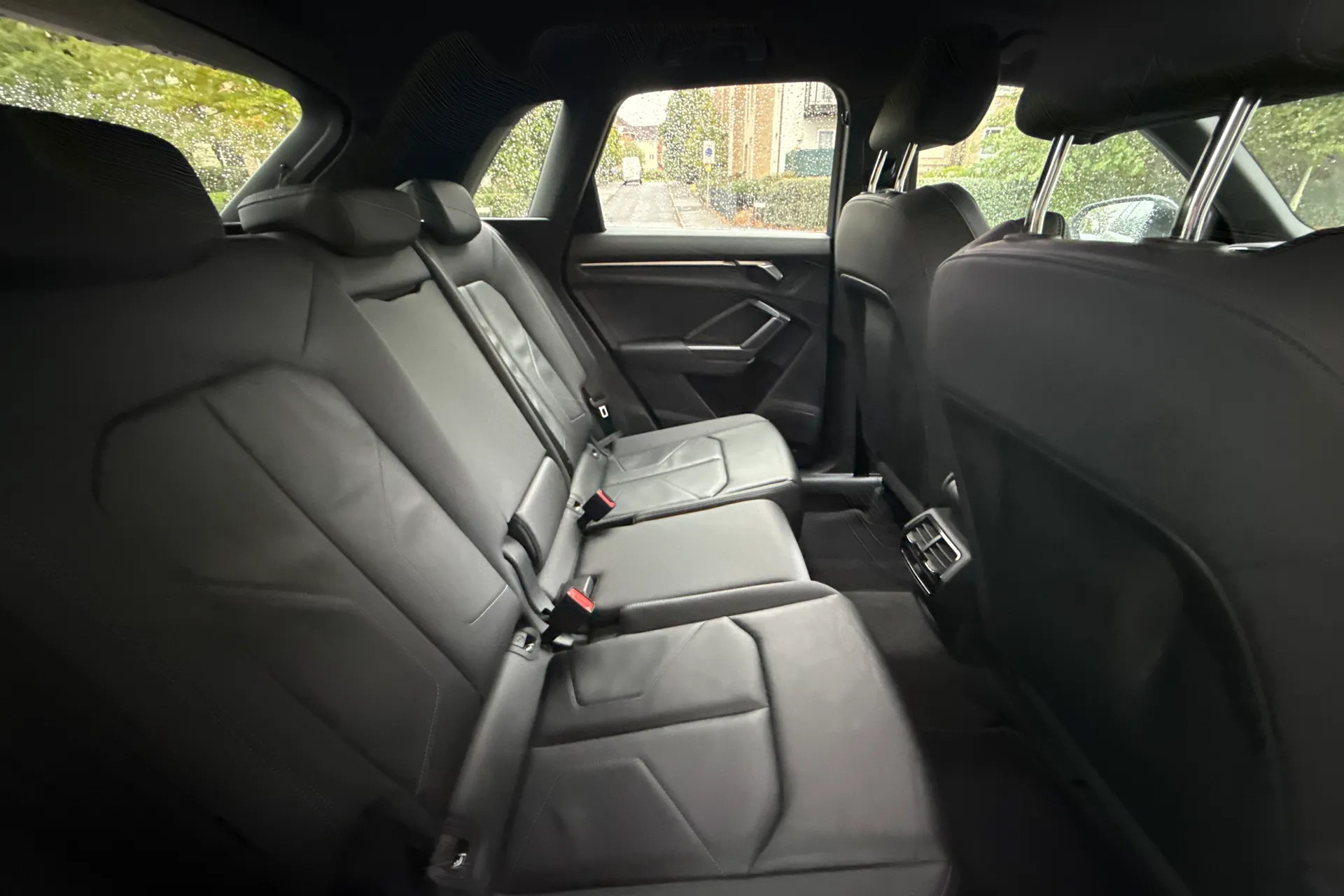 Audi Q3 thumbnail image number 31