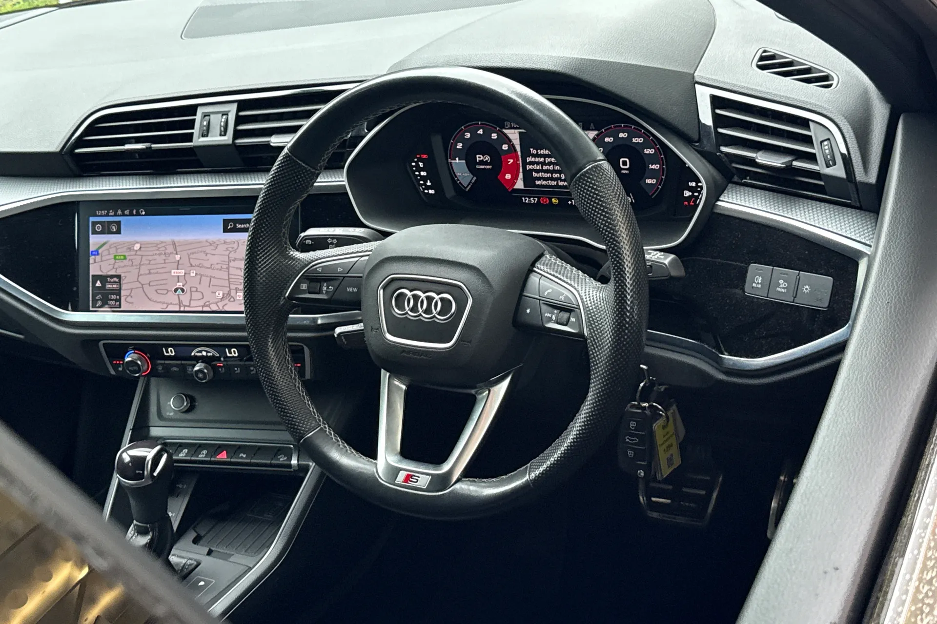 Audi Q3 thumbnail image number 27