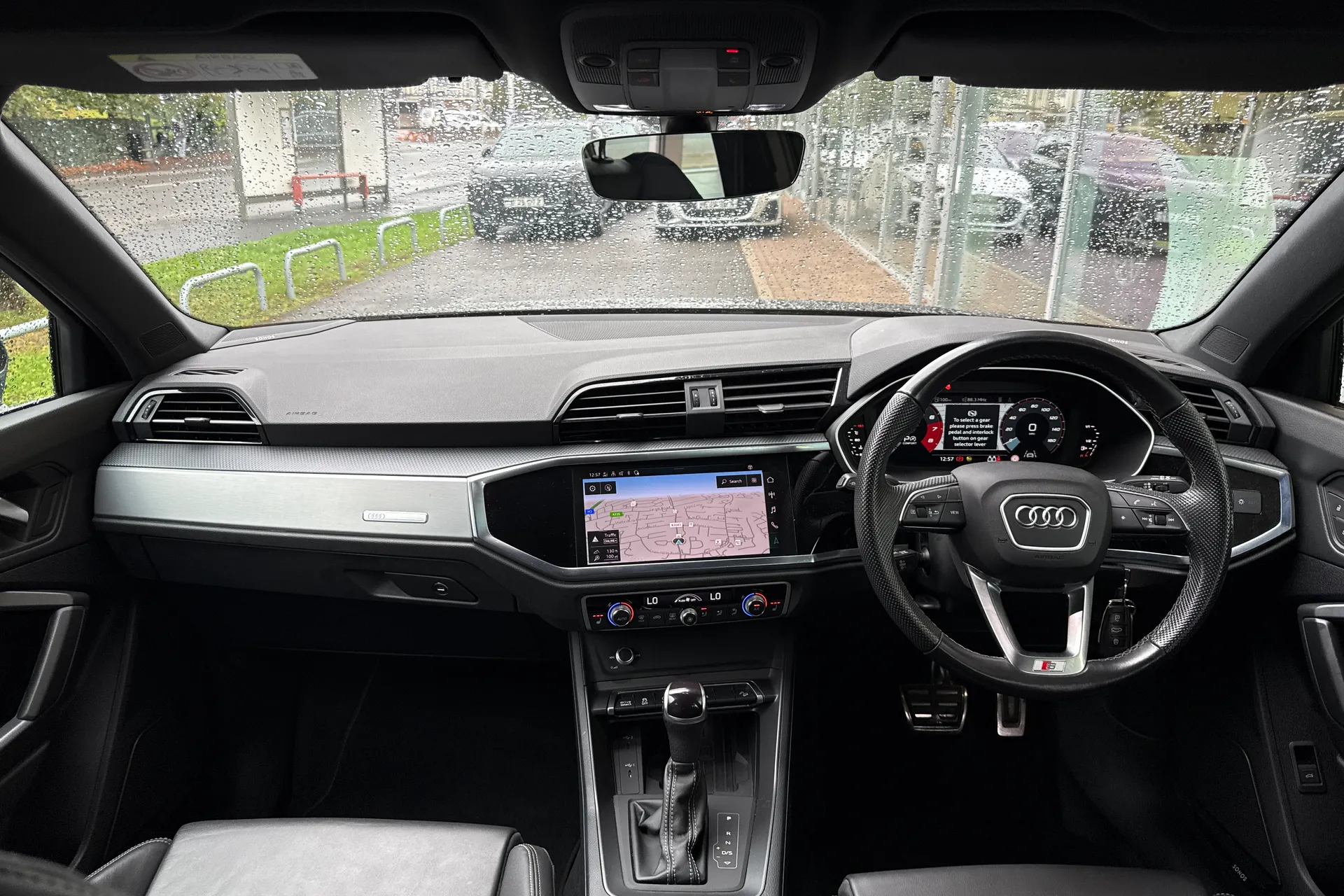 Audi Q3 thumbnail image number 3