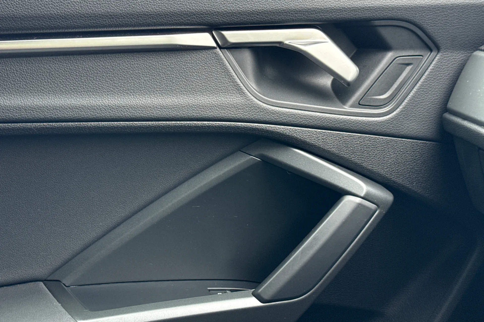 Audi Q3 thumbnail image number 22