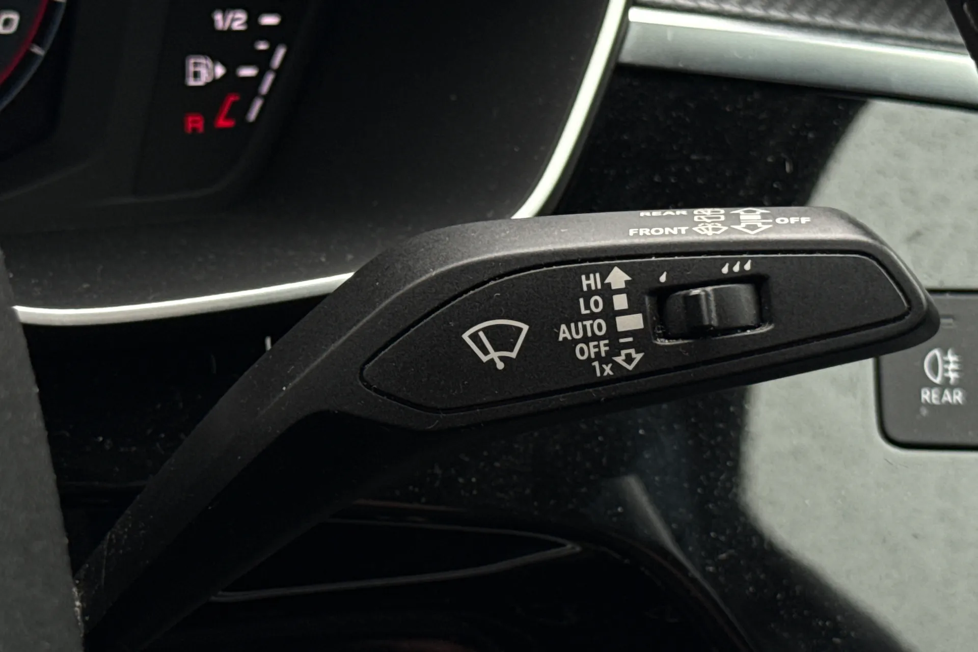 Audi Q3 thumbnail image number 13