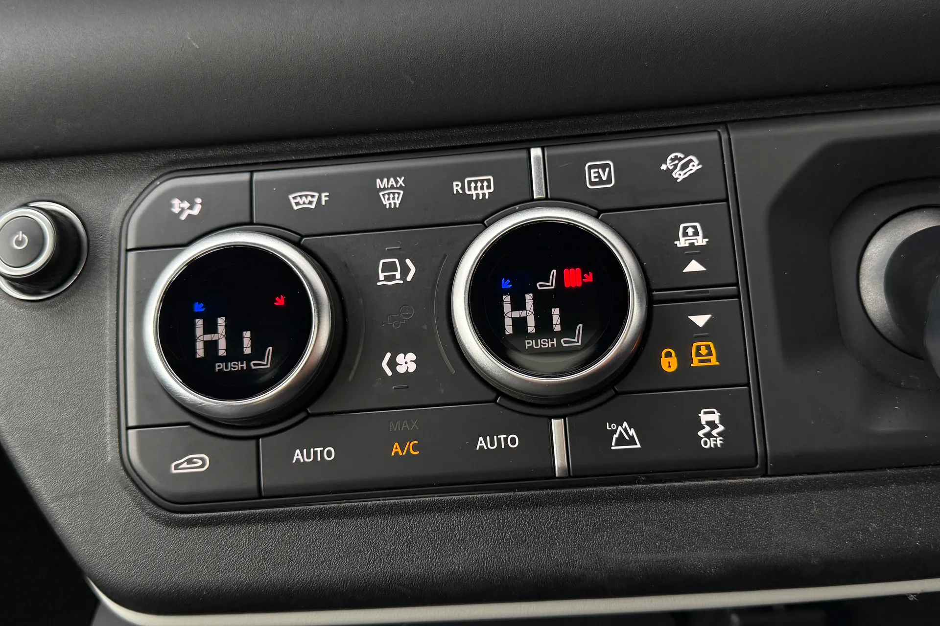 LAND ROVER DEFENDER thumbnail image number 54