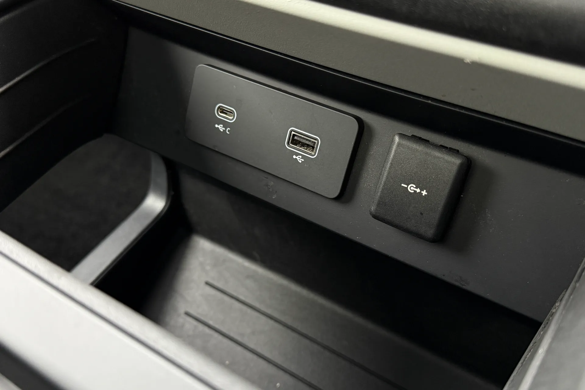 LAND ROVER DEFENDER thumbnail image number 55