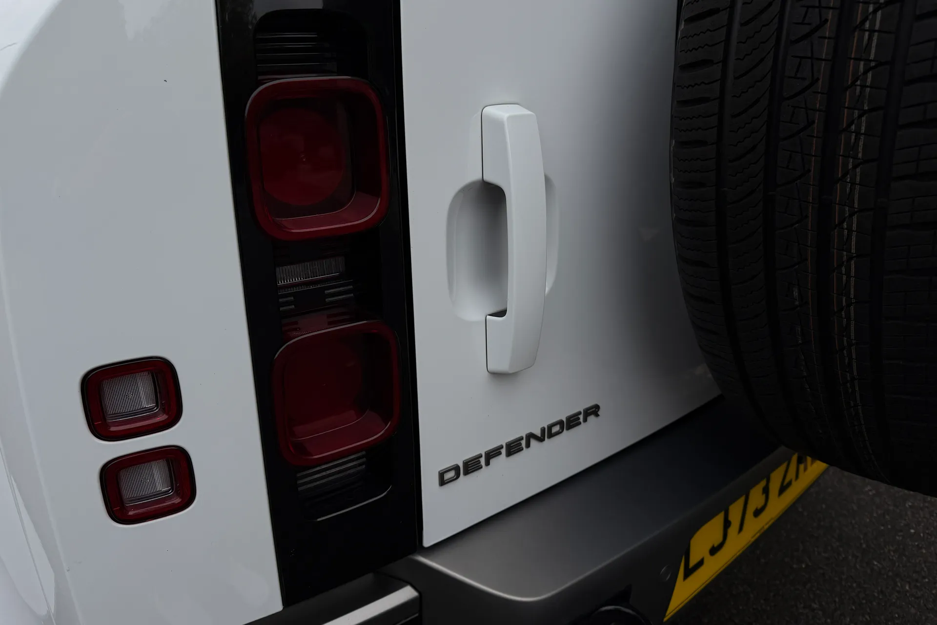 LAND ROVER DEFENDER thumbnail image number 32