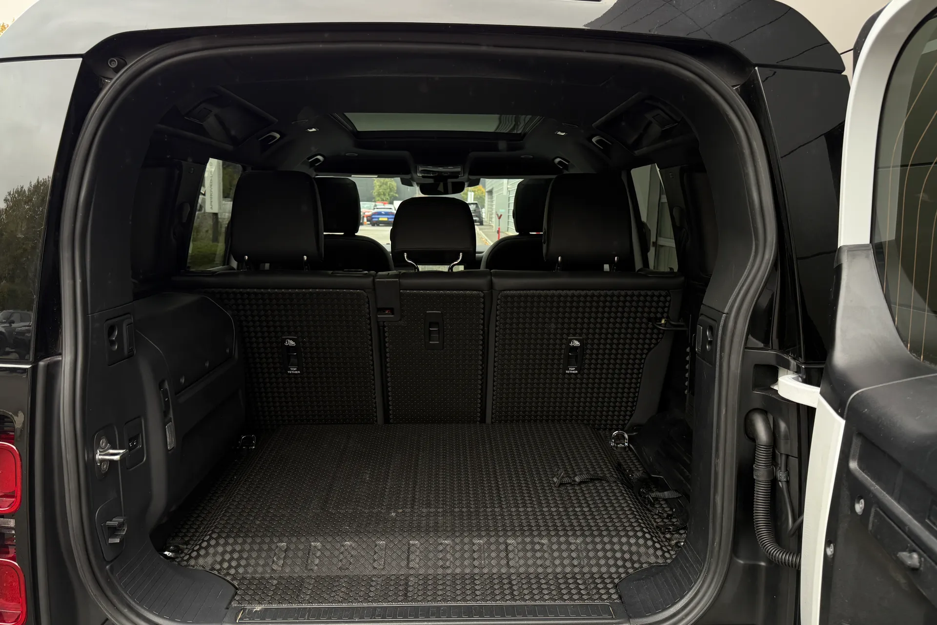 LAND ROVER DEFENDER thumbnail image number 34