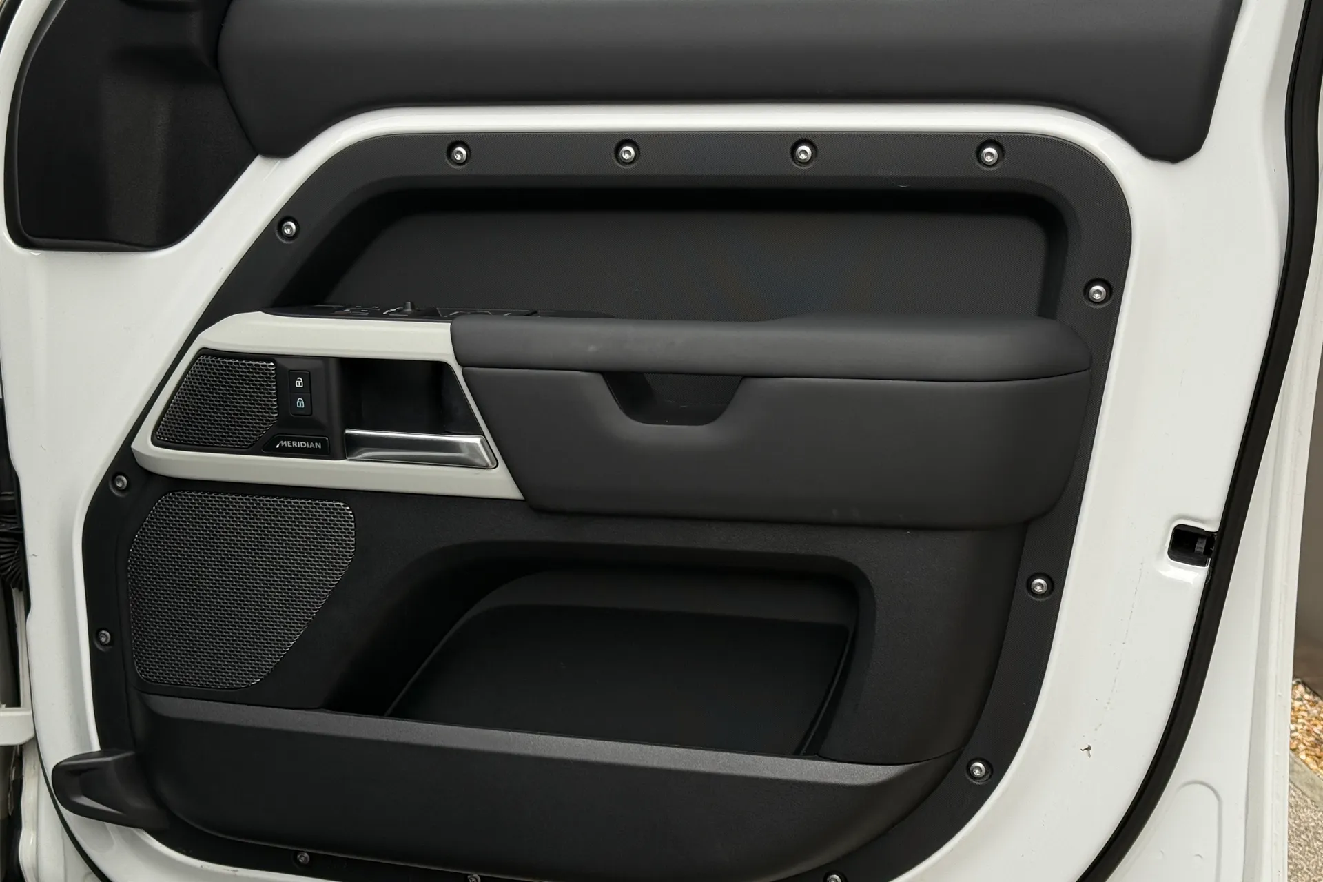 LAND ROVER DEFENDER thumbnail image number 62