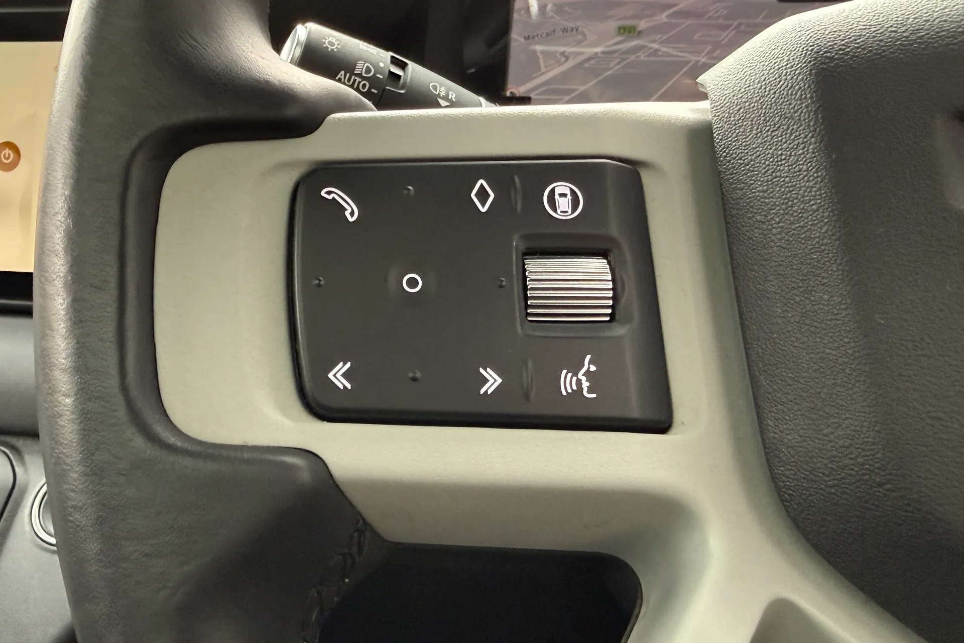 LAND ROVER DEFENDER thumbnail image number 58