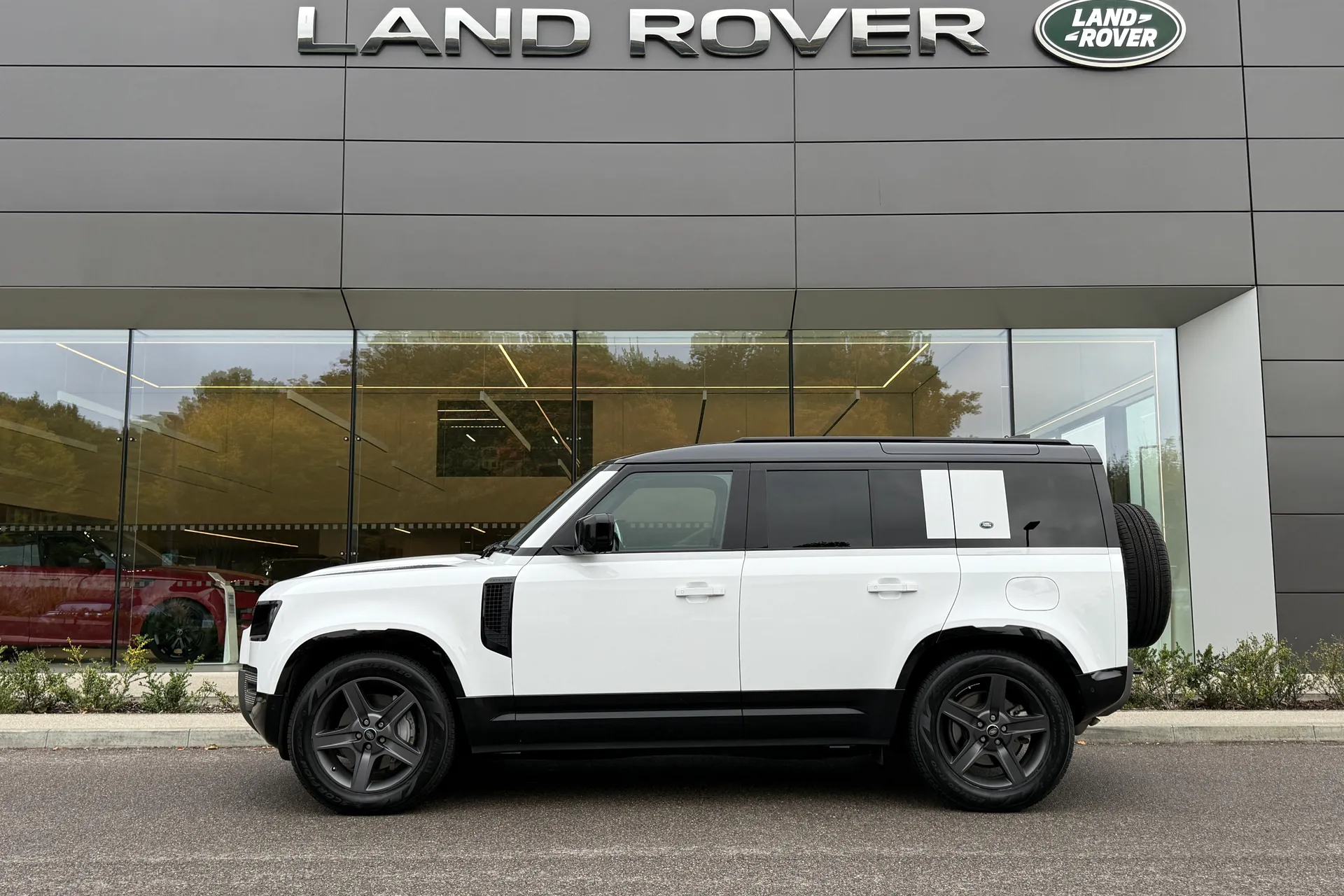 LAND ROVER DEFENDER thumbnail image number 10