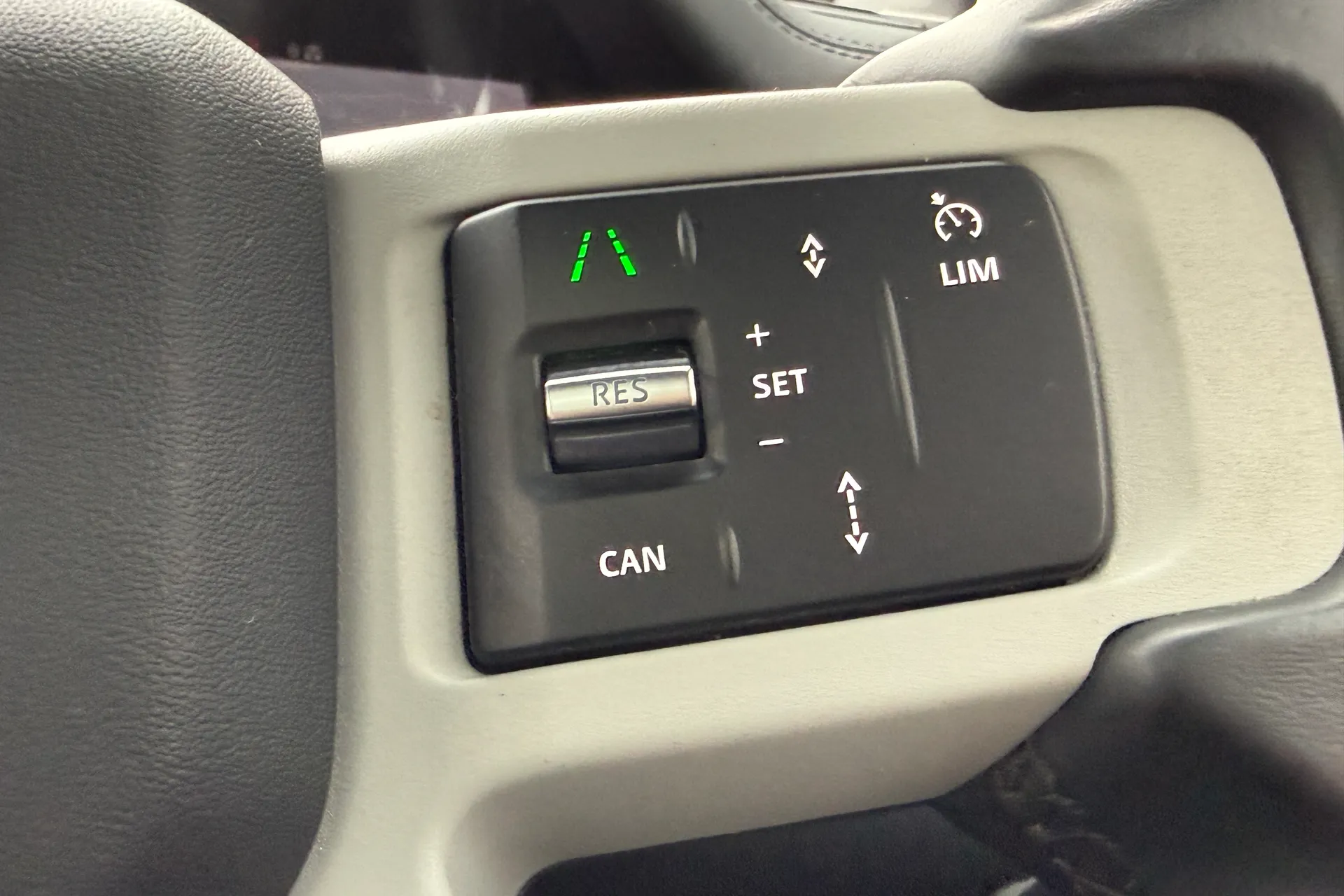 LAND ROVER DEFENDER thumbnail image number 59