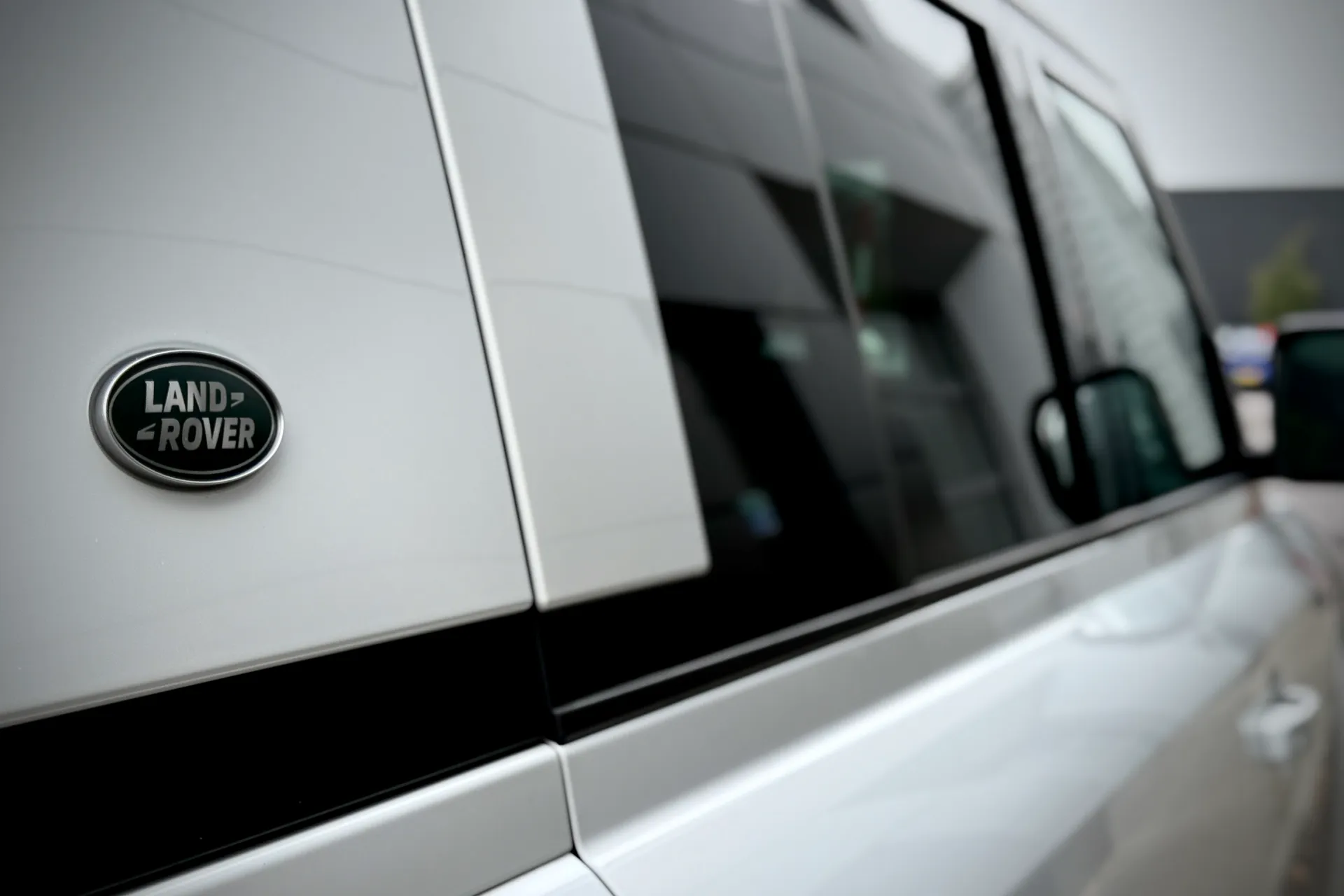 LAND ROVER DEFENDER thumbnail image number 12