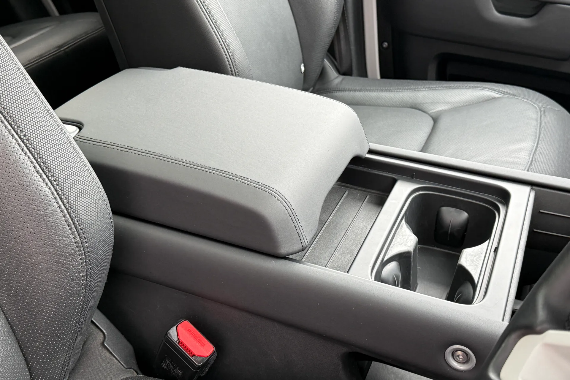 LAND ROVER DEFENDER thumbnail image number 46