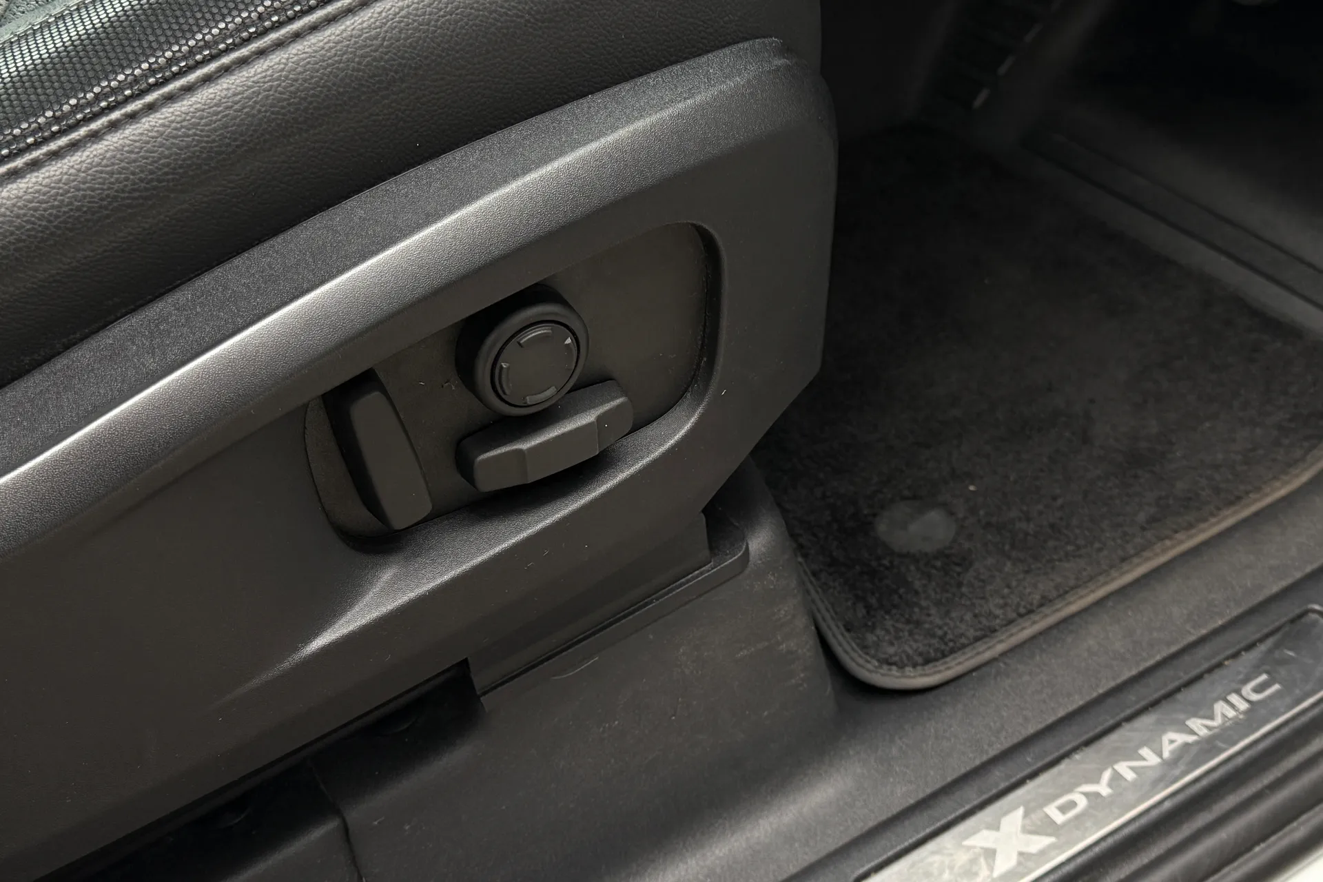 LAND ROVER DEFENDER thumbnail image number 42