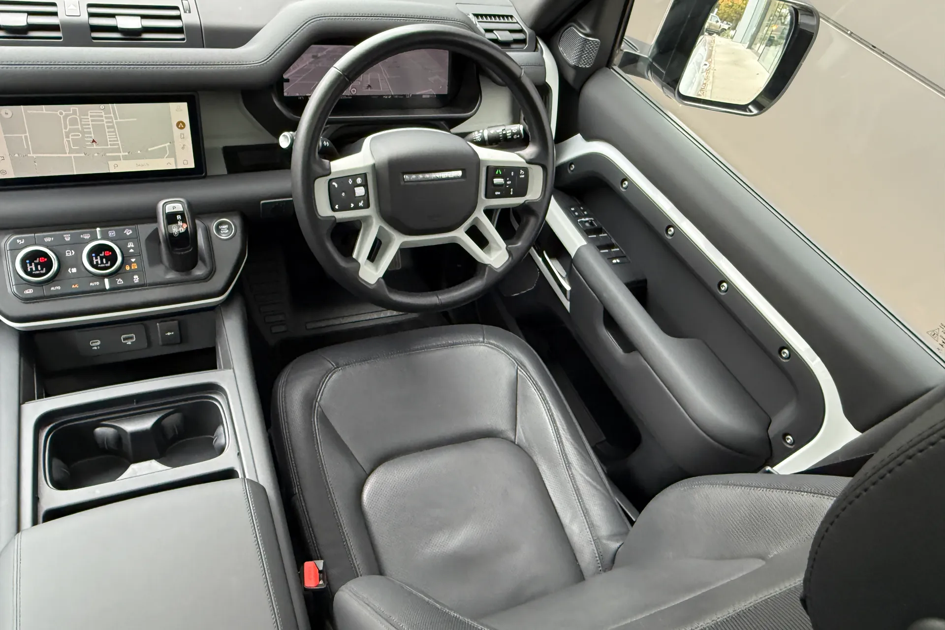 LAND ROVER DEFENDER thumbnail image number 31