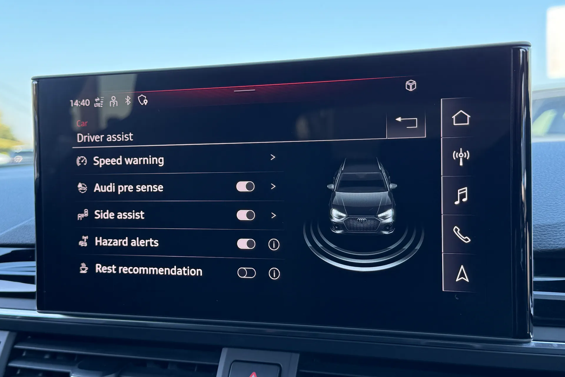 Audi RS4 thumbnail image number 10