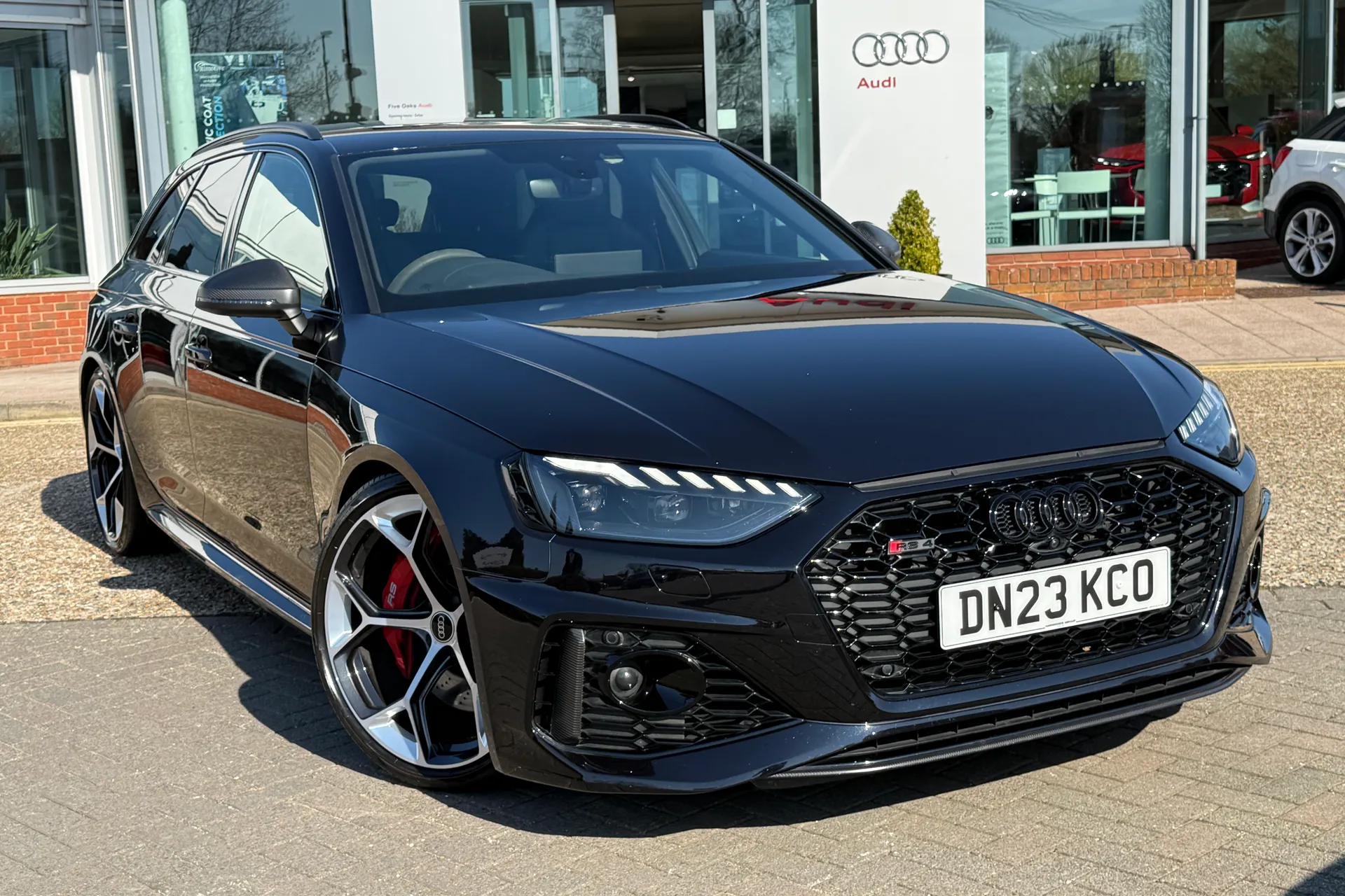 Audi RS4 thumbnail image number 24