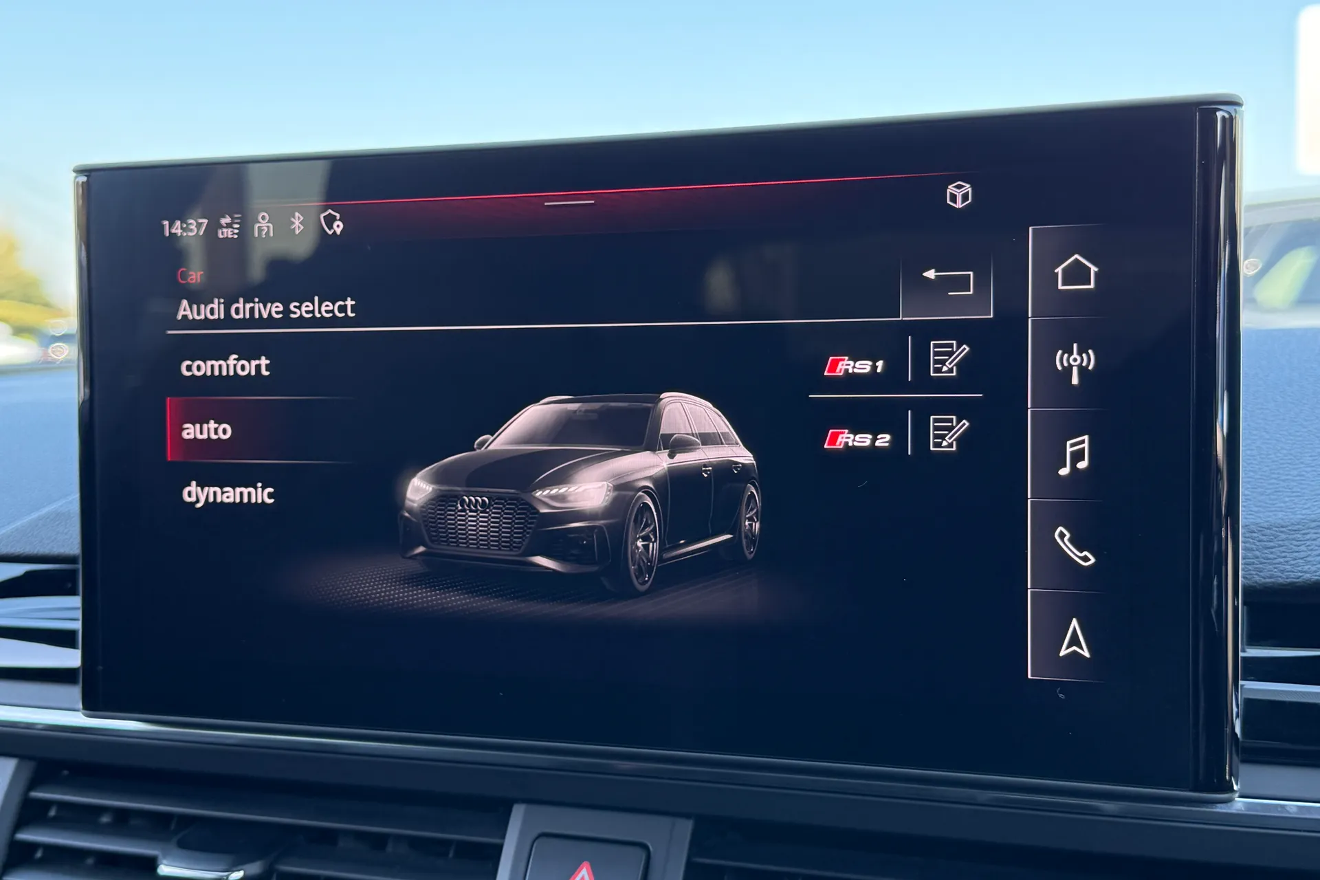 Audi RS4 thumbnail image number 9