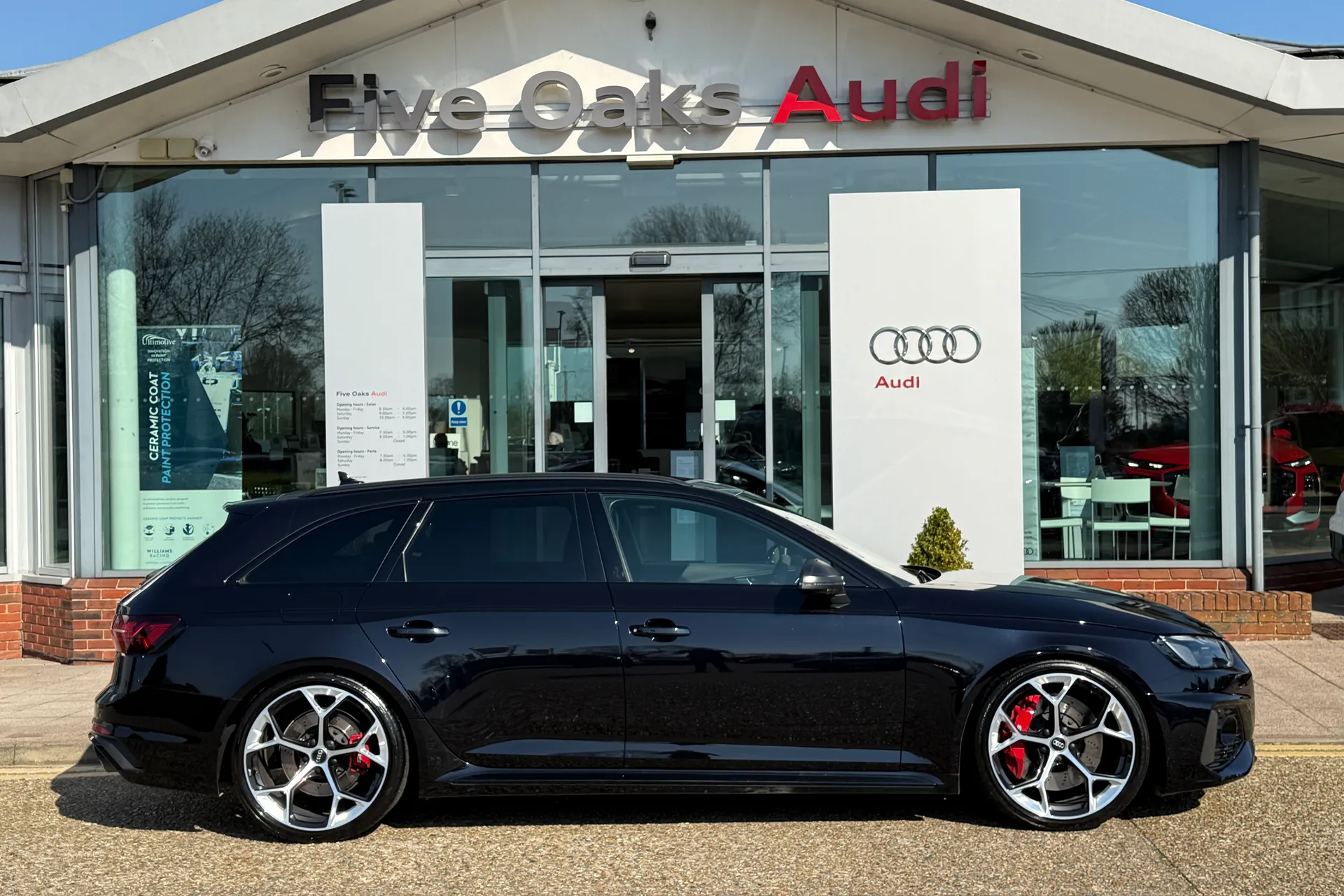 Audi RS4 thumbnail image number 2