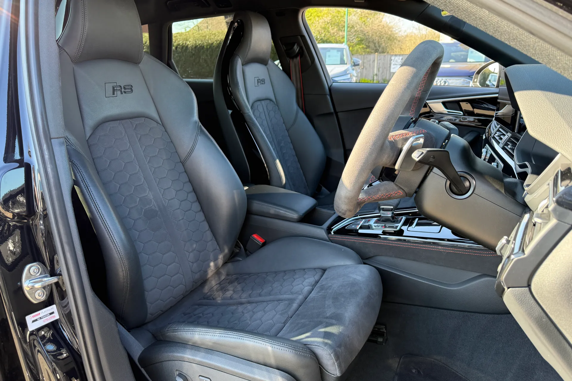 Audi RS4 thumbnail image number 27