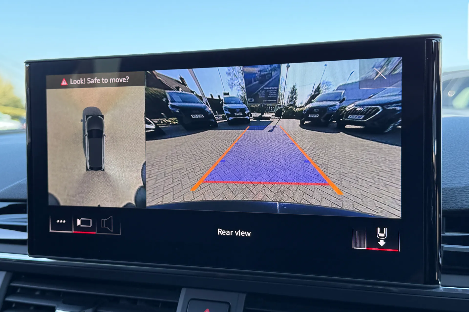 Audi RS4 thumbnail image number 4