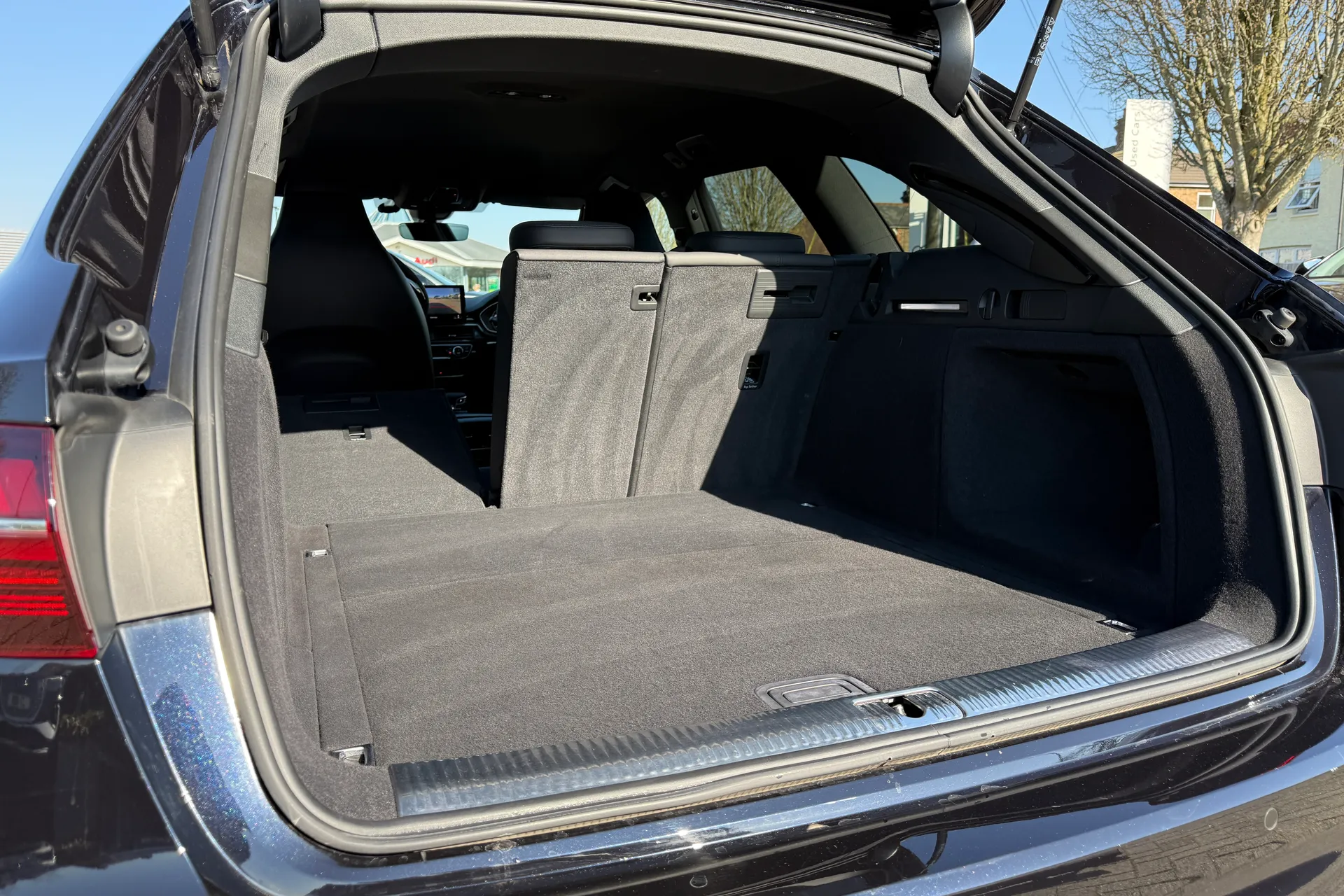 Audi RS4 thumbnail image number 36