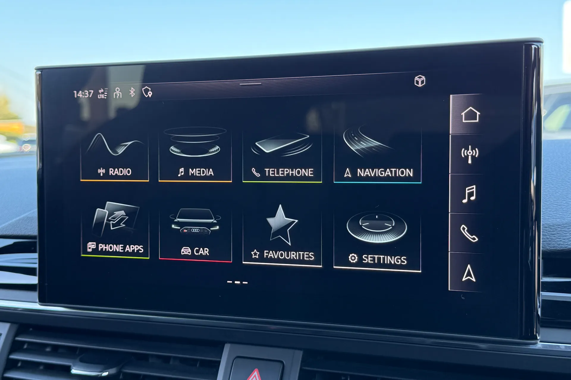 Audi RS4 thumbnail image number 14