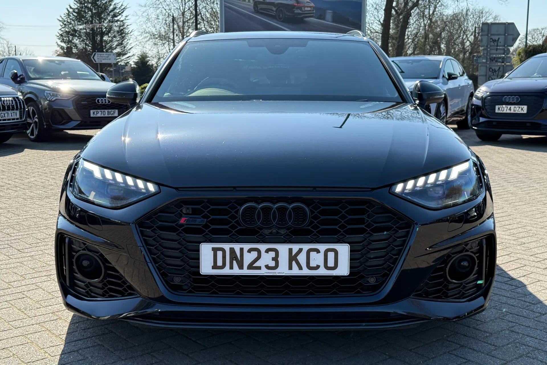 Audi RS4 thumbnail image number 25