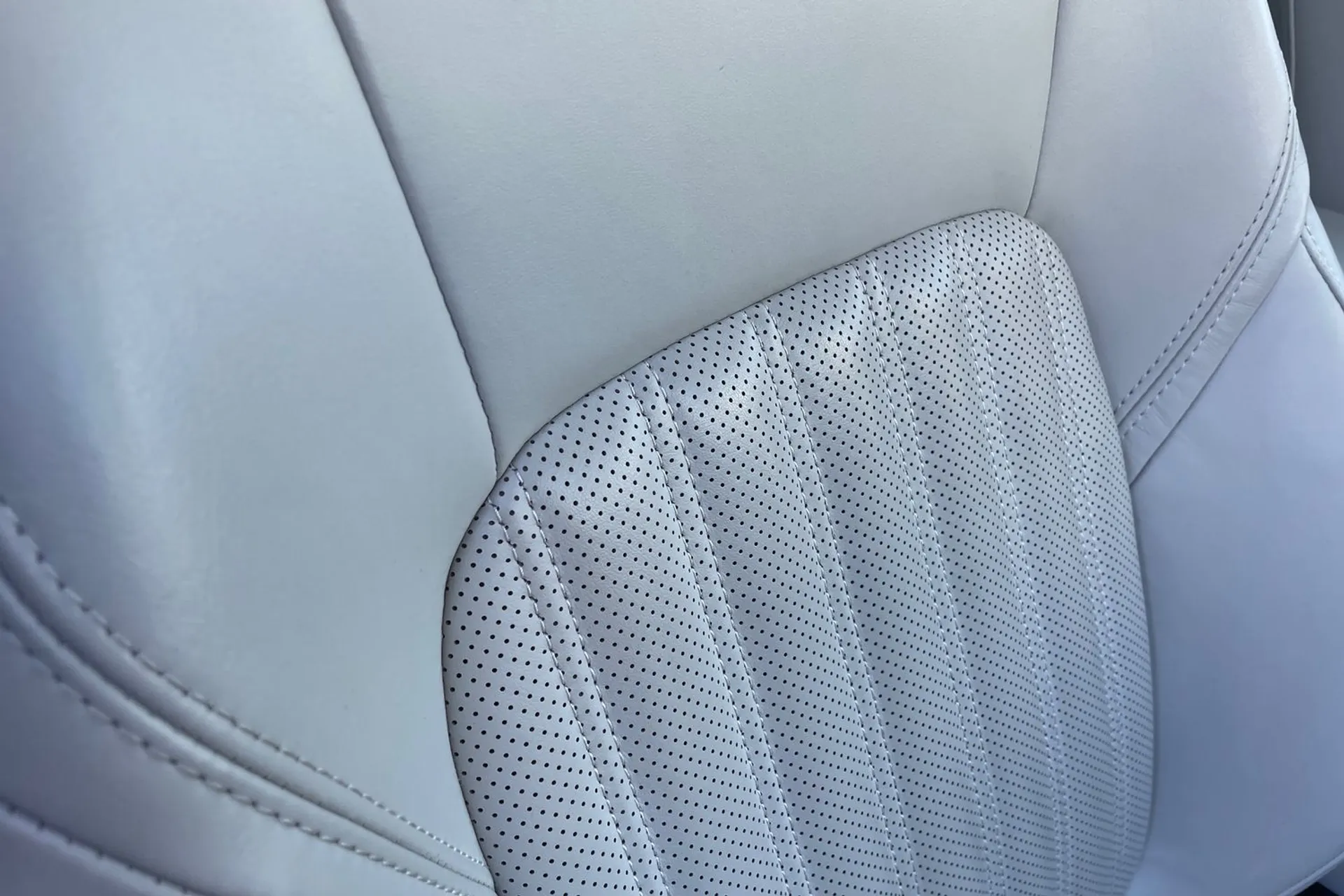 Jaguar XF thumbnail image number 31