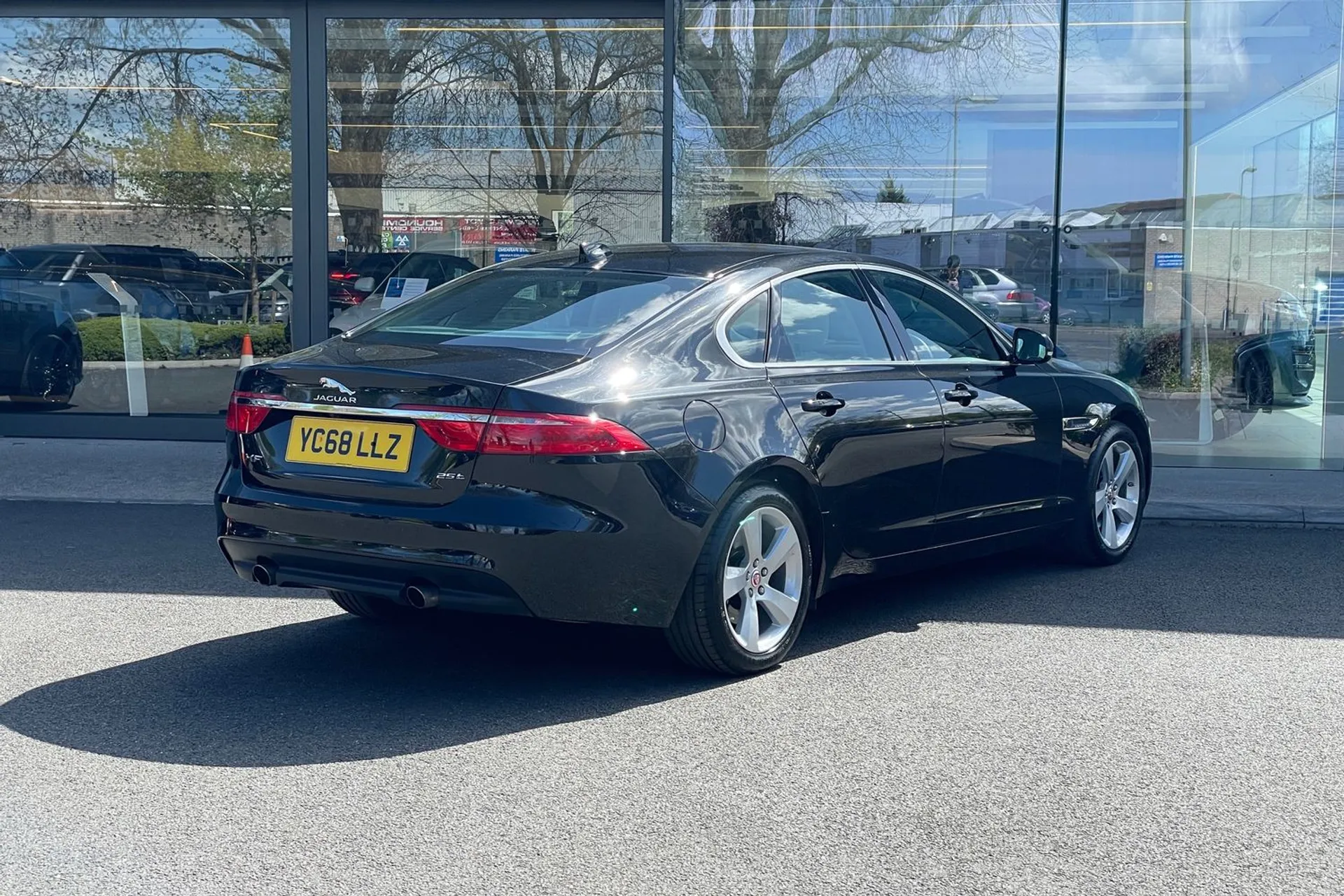 Jaguar XF thumbnail image number 7