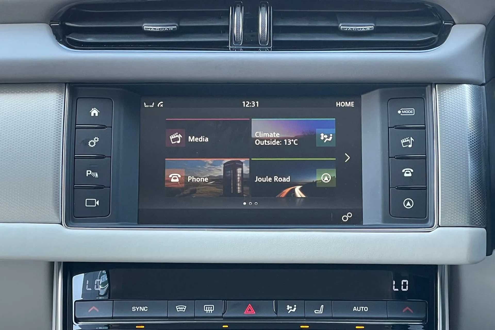 Jaguar XF thumbnail image number 34