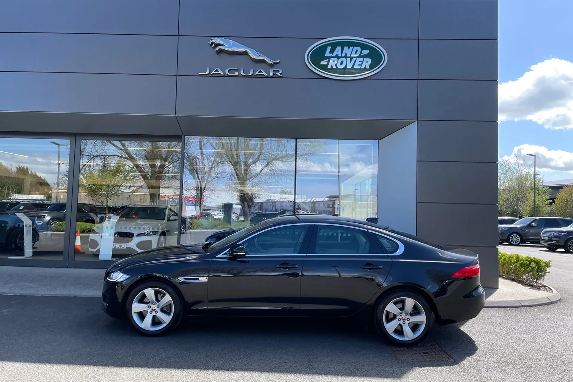 Jaguar XF thumbnail image number 25