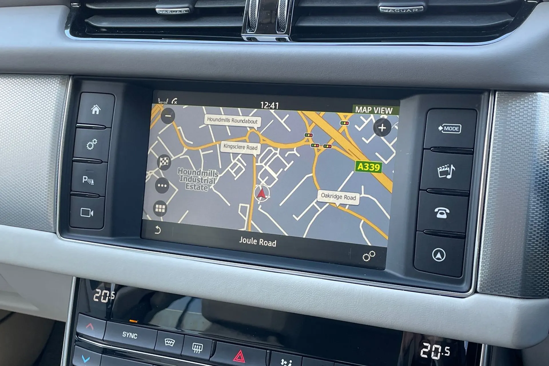 Jaguar XF thumbnail image number 28