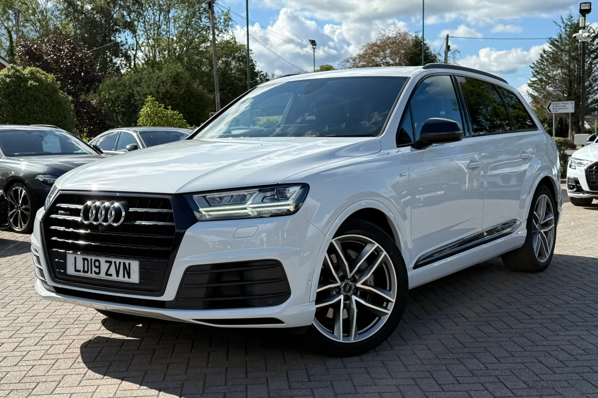Audi Q7 thumbnail image number 30