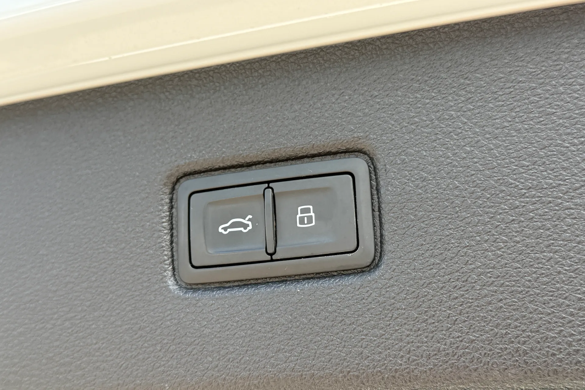 Audi Q7 thumbnail image number 44