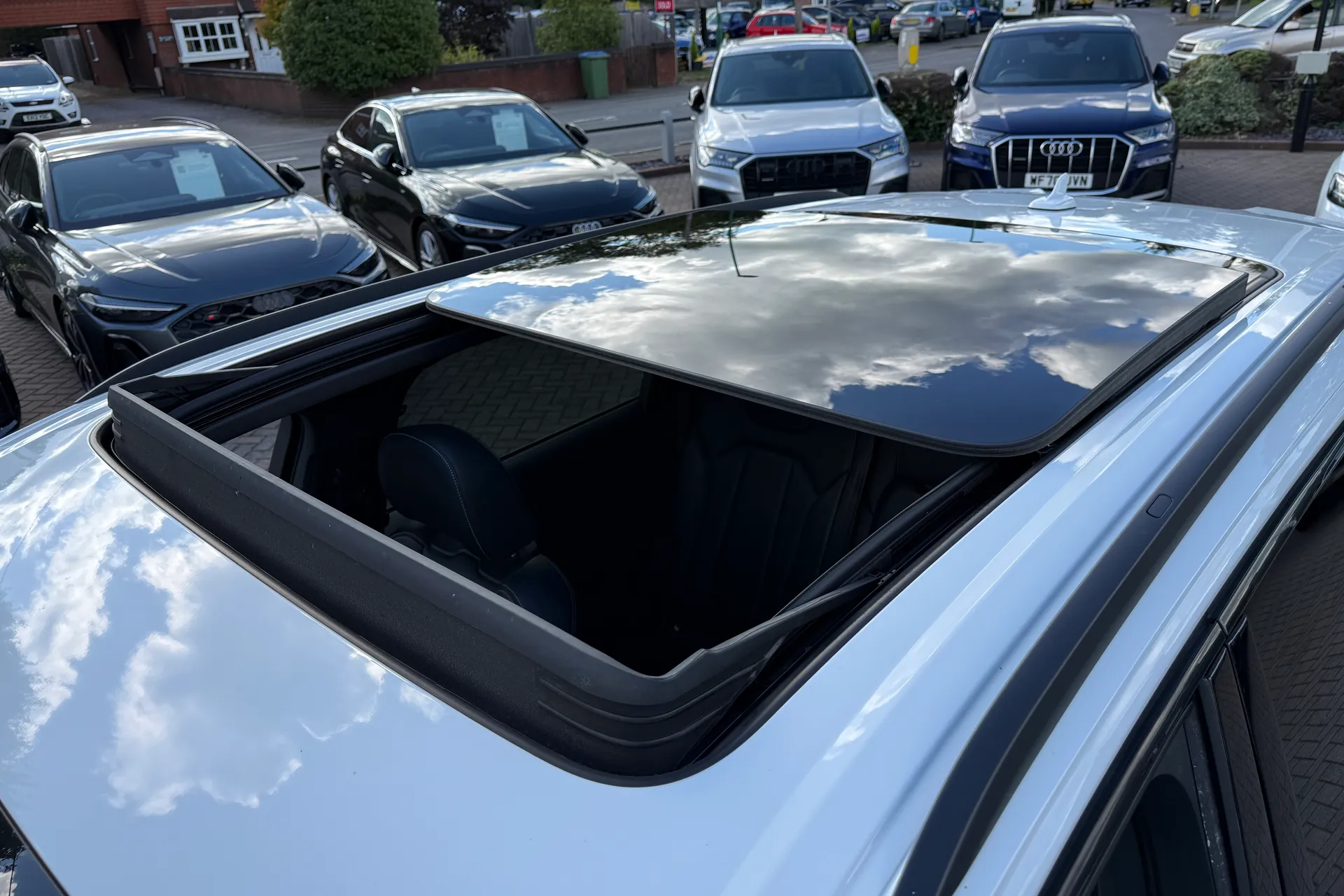 Audi Q7 thumbnail image number 9