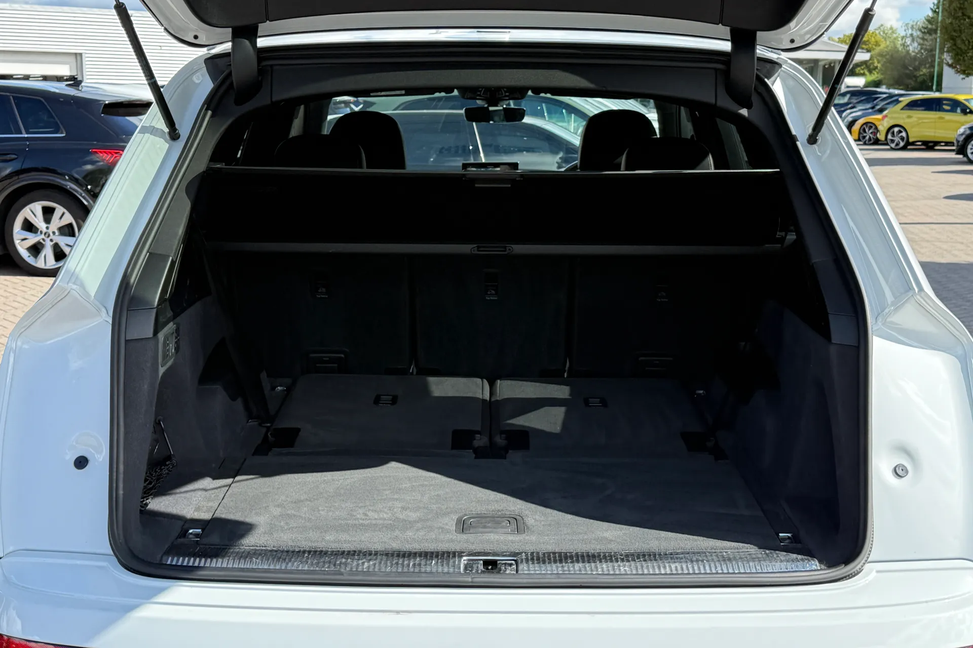 Audi Q7 thumbnail image number 42