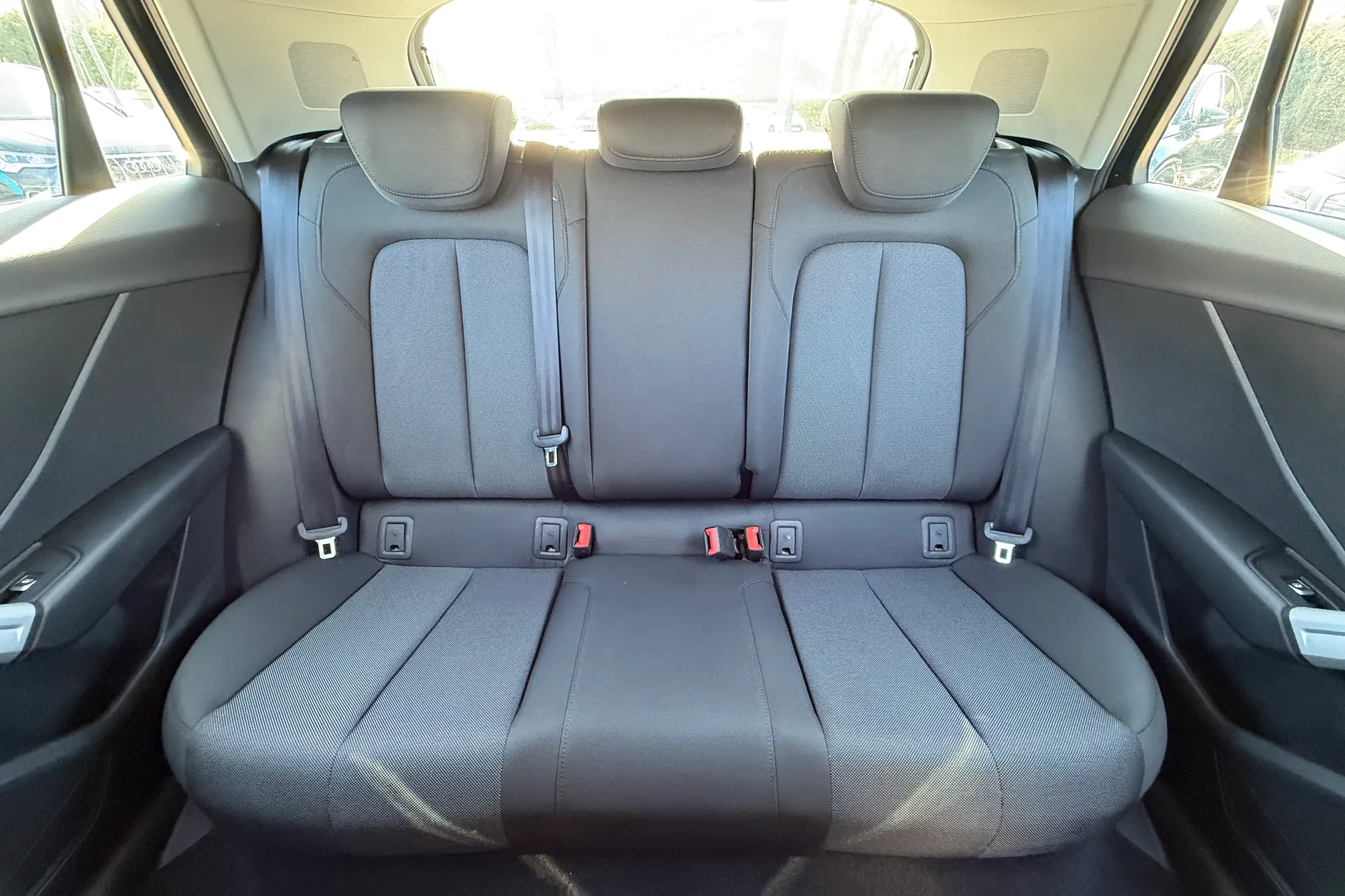 Audi Q2 thumbnail image number 32