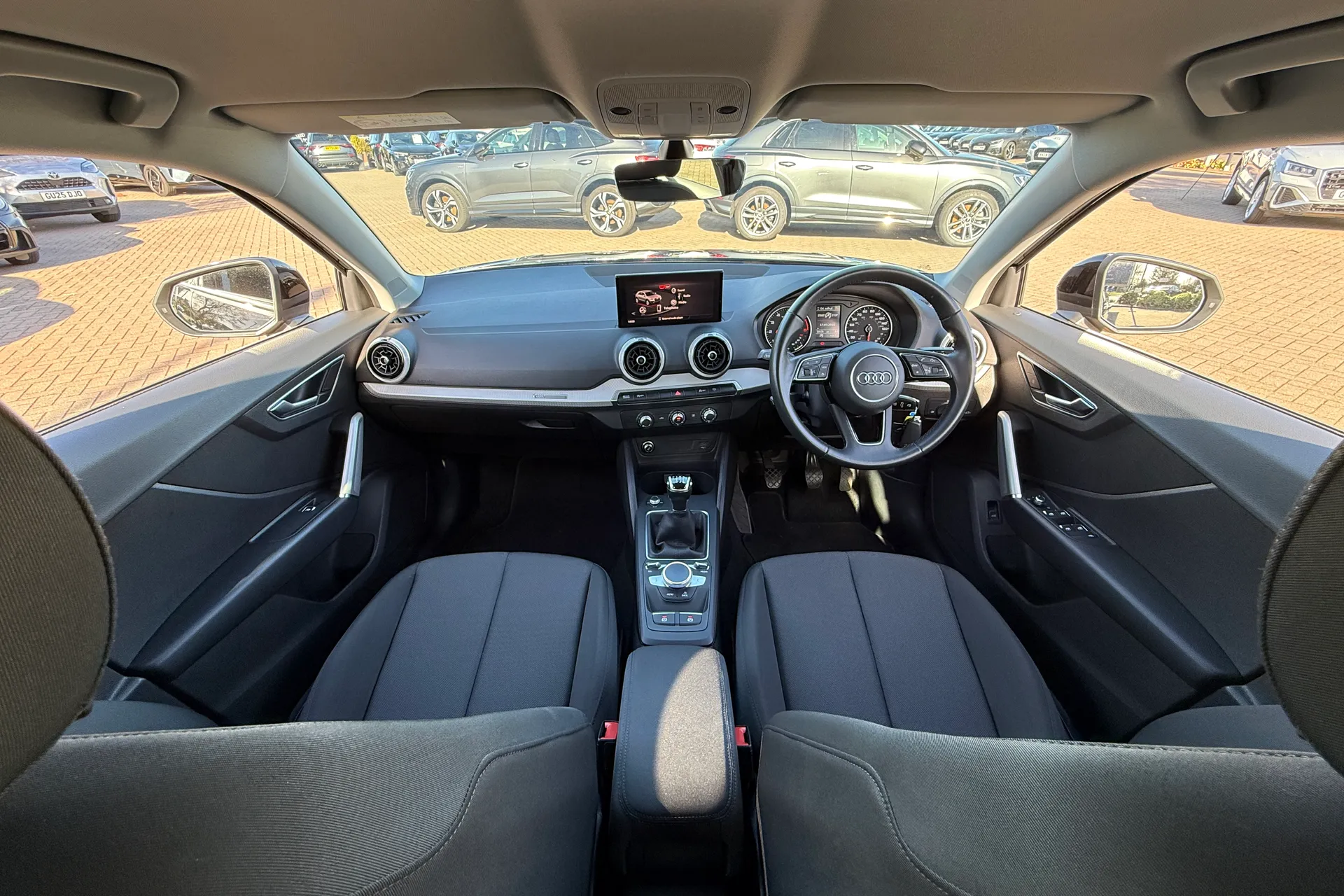 Audi Q2 thumbnail image number 3