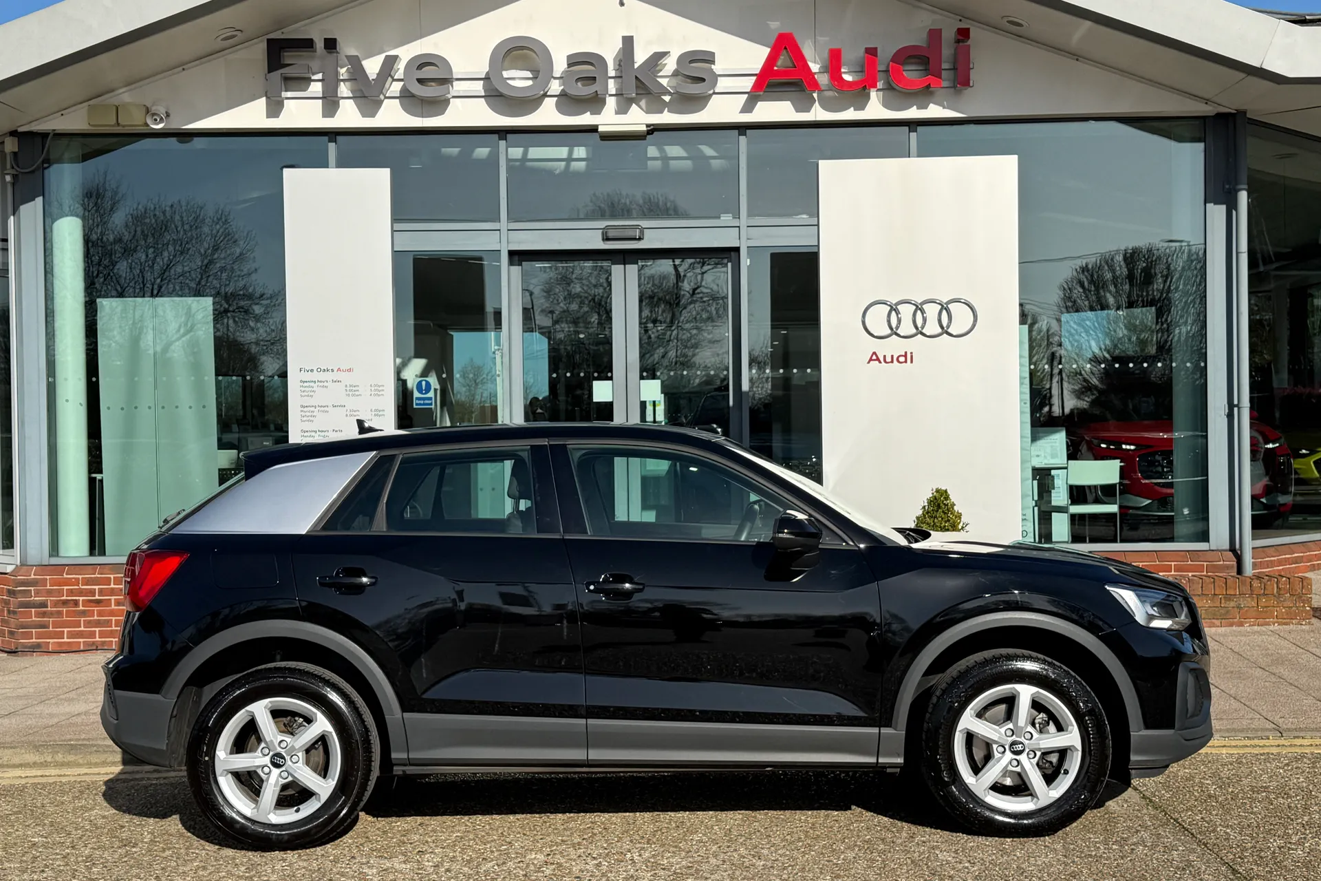 Audi Q2 thumbnail image number 2