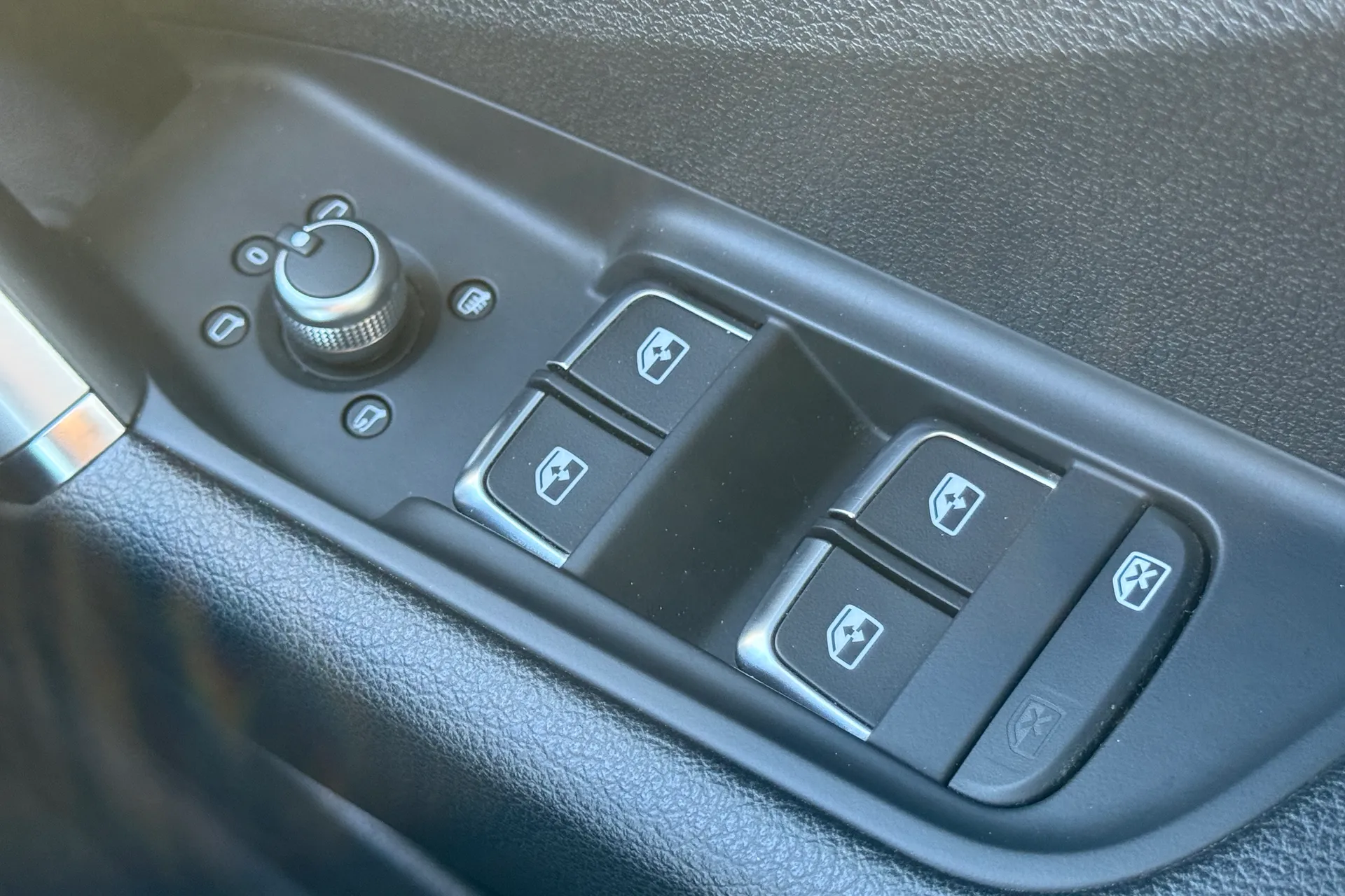 Audi Q2 thumbnail image number 13