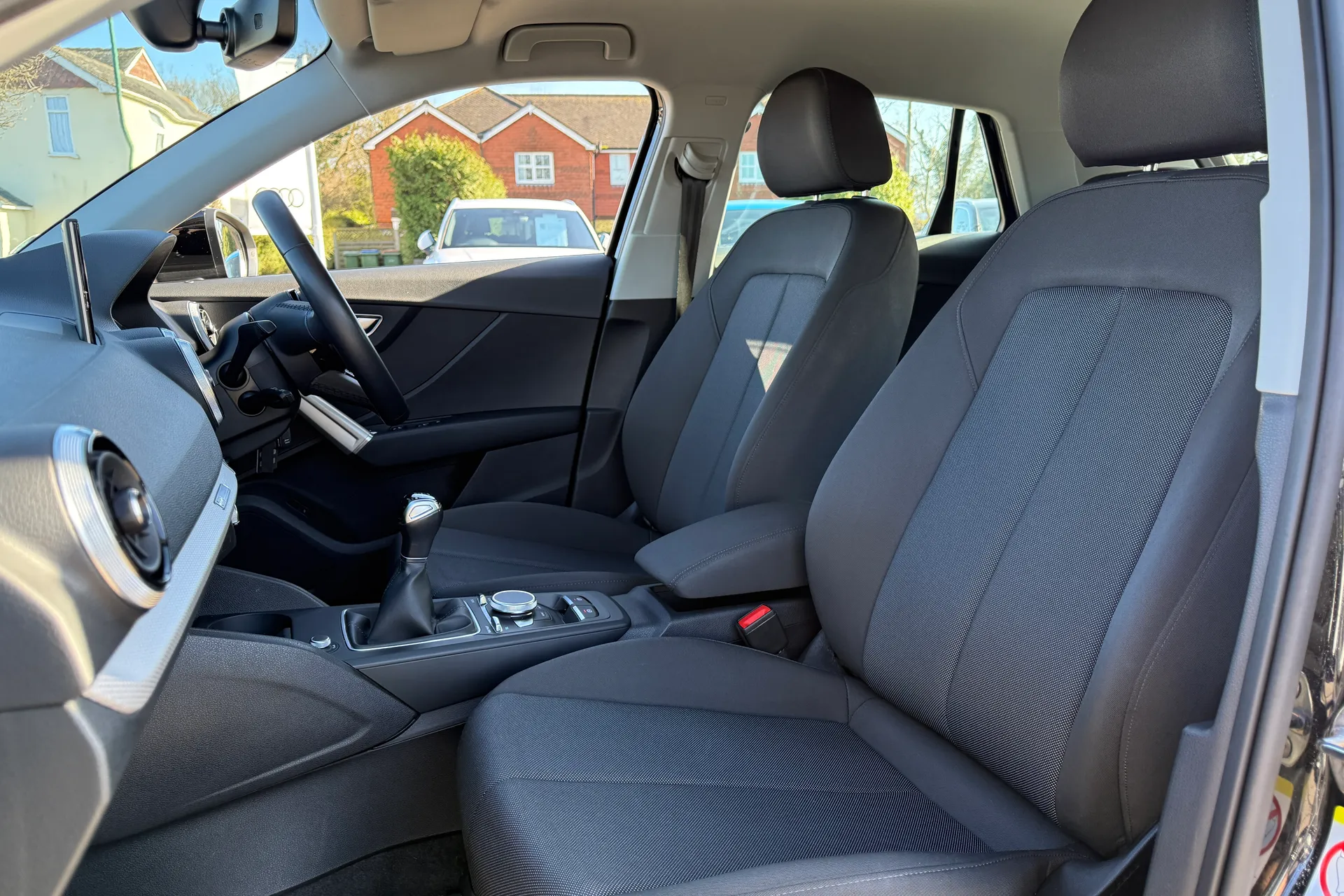 Audi Q2 thumbnail image number 24