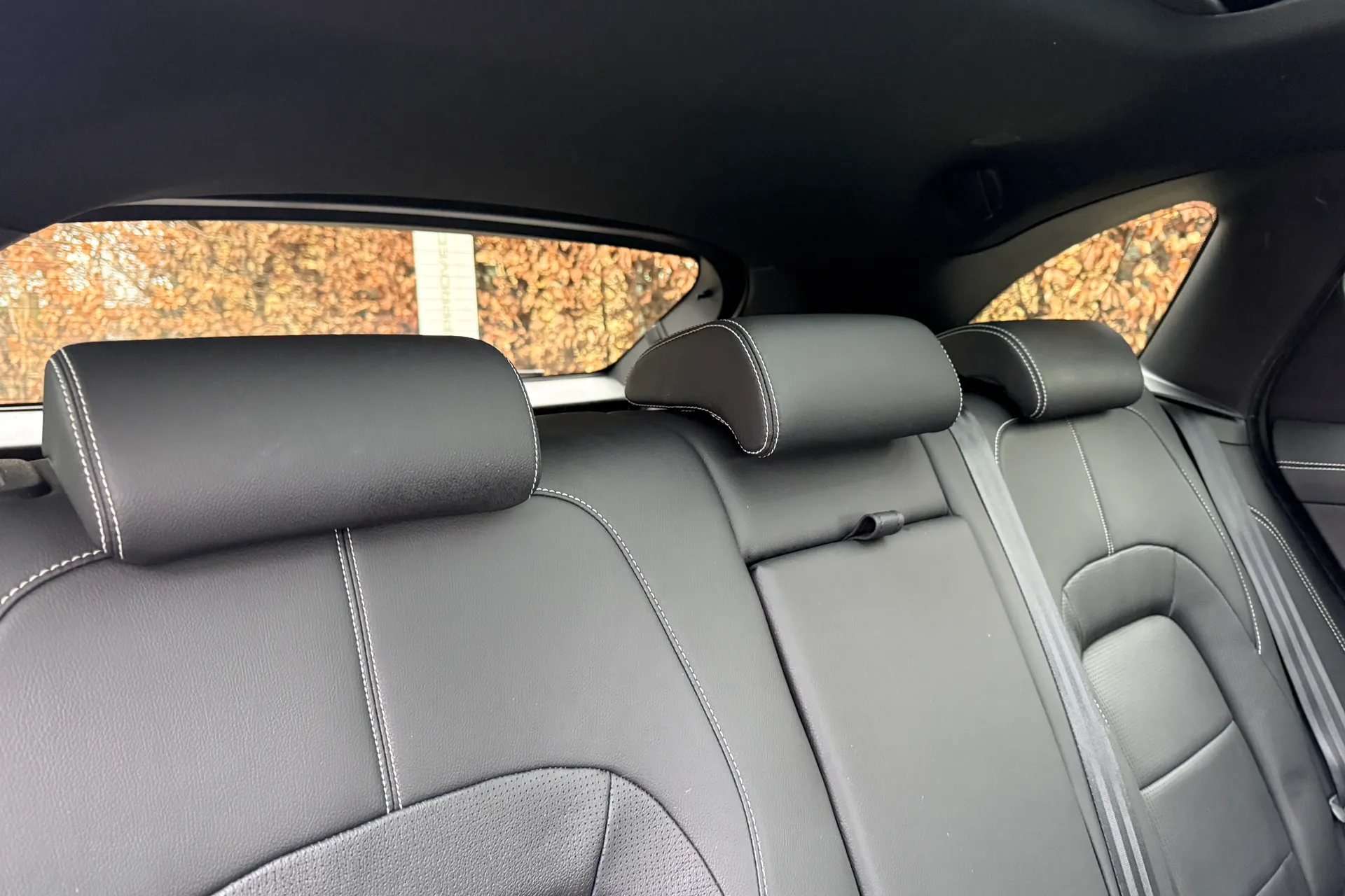 Jaguar F-PACE thumbnail image number 34