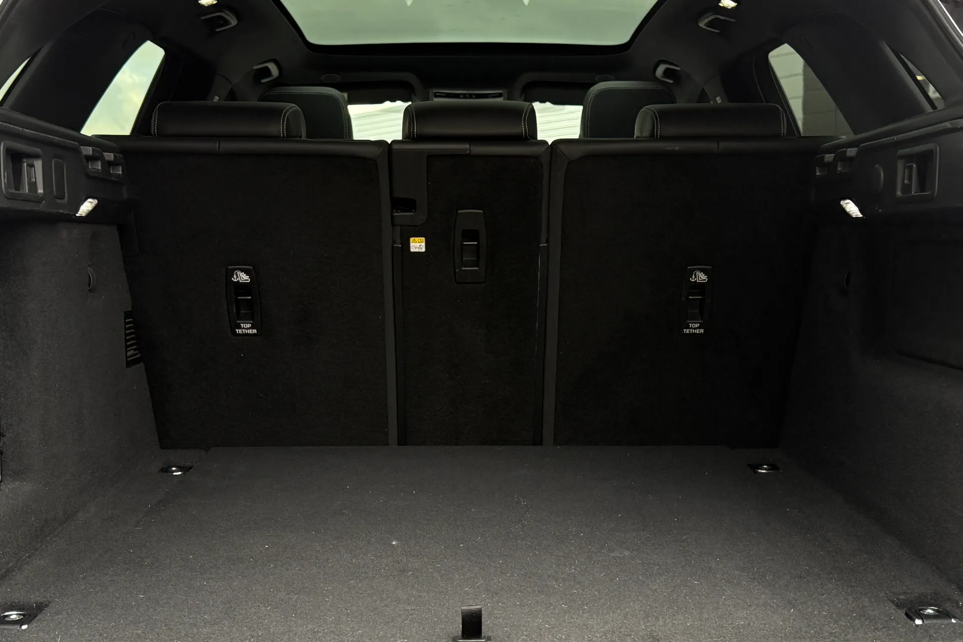 Jaguar F-PACE thumbnail image number 31