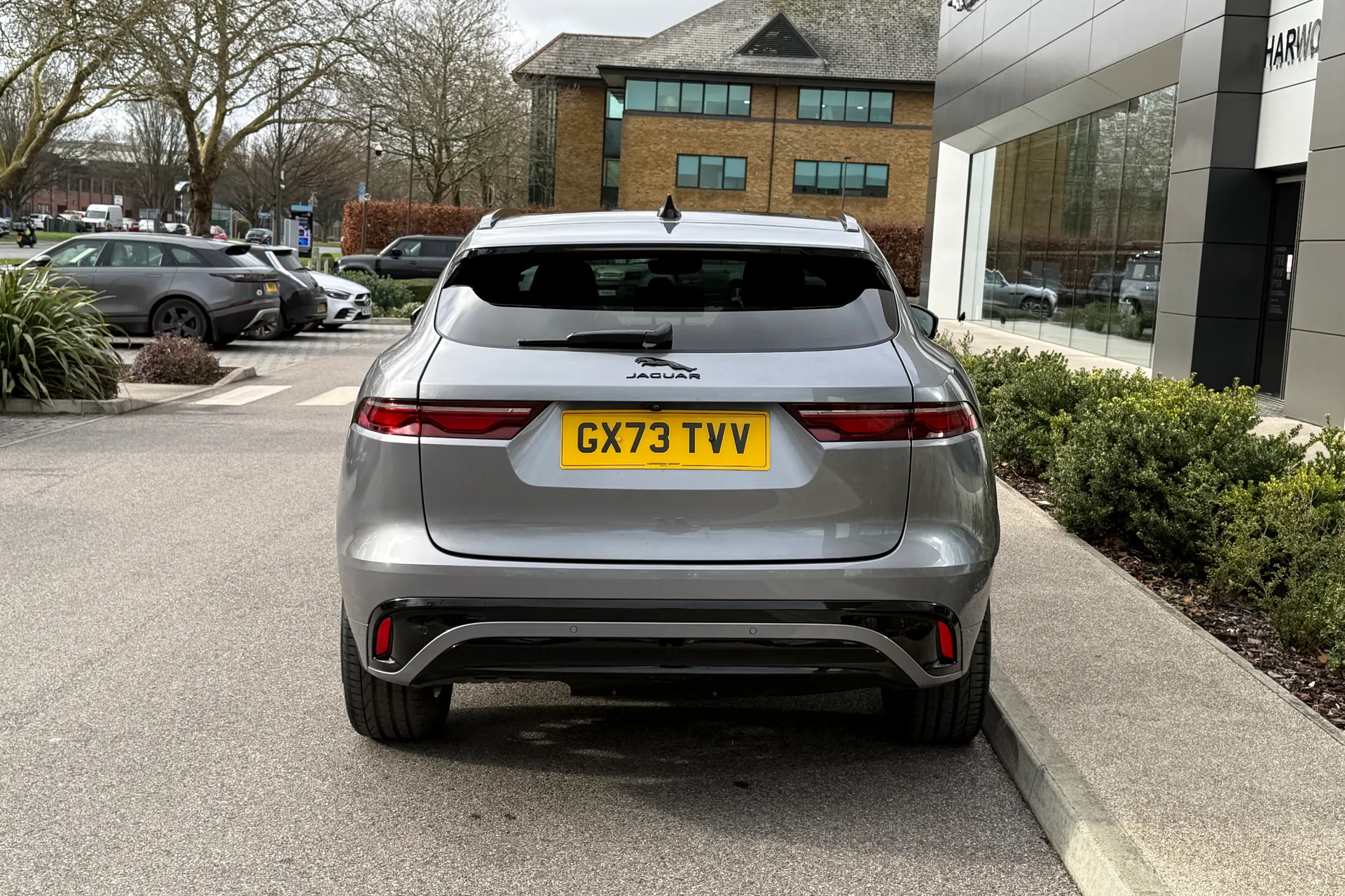 Jaguar F-PACE thumbnail image number 14
