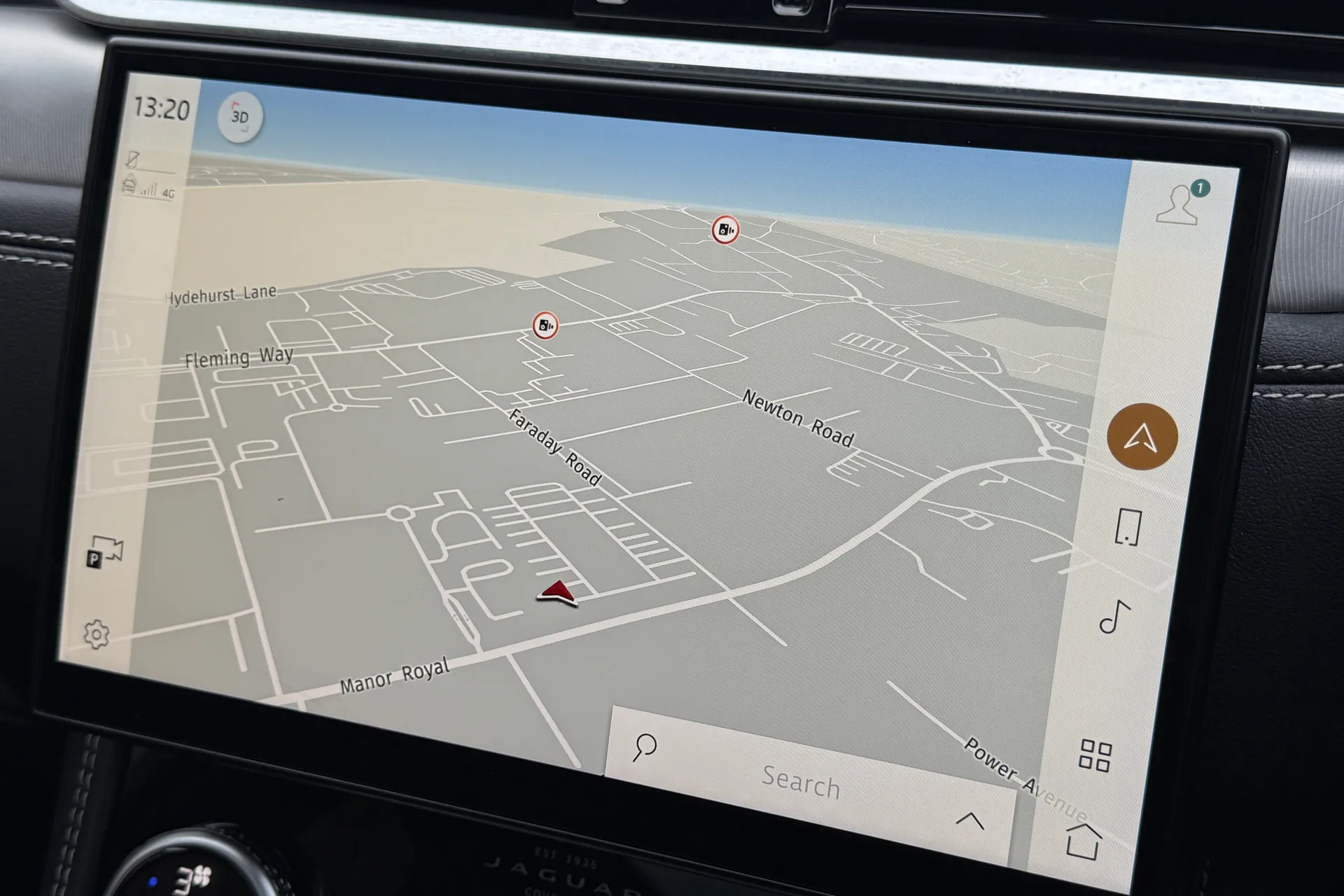 Jaguar F-PACE thumbnail image number 6