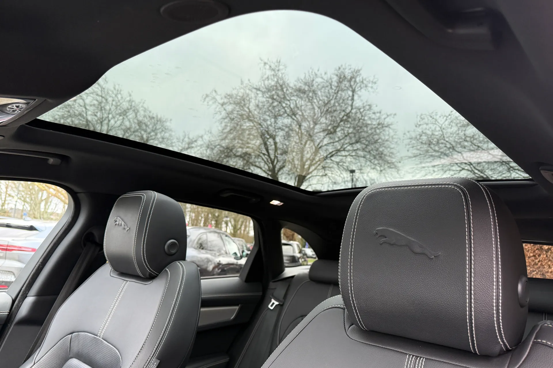 Jaguar F-PACE thumbnail image number 5