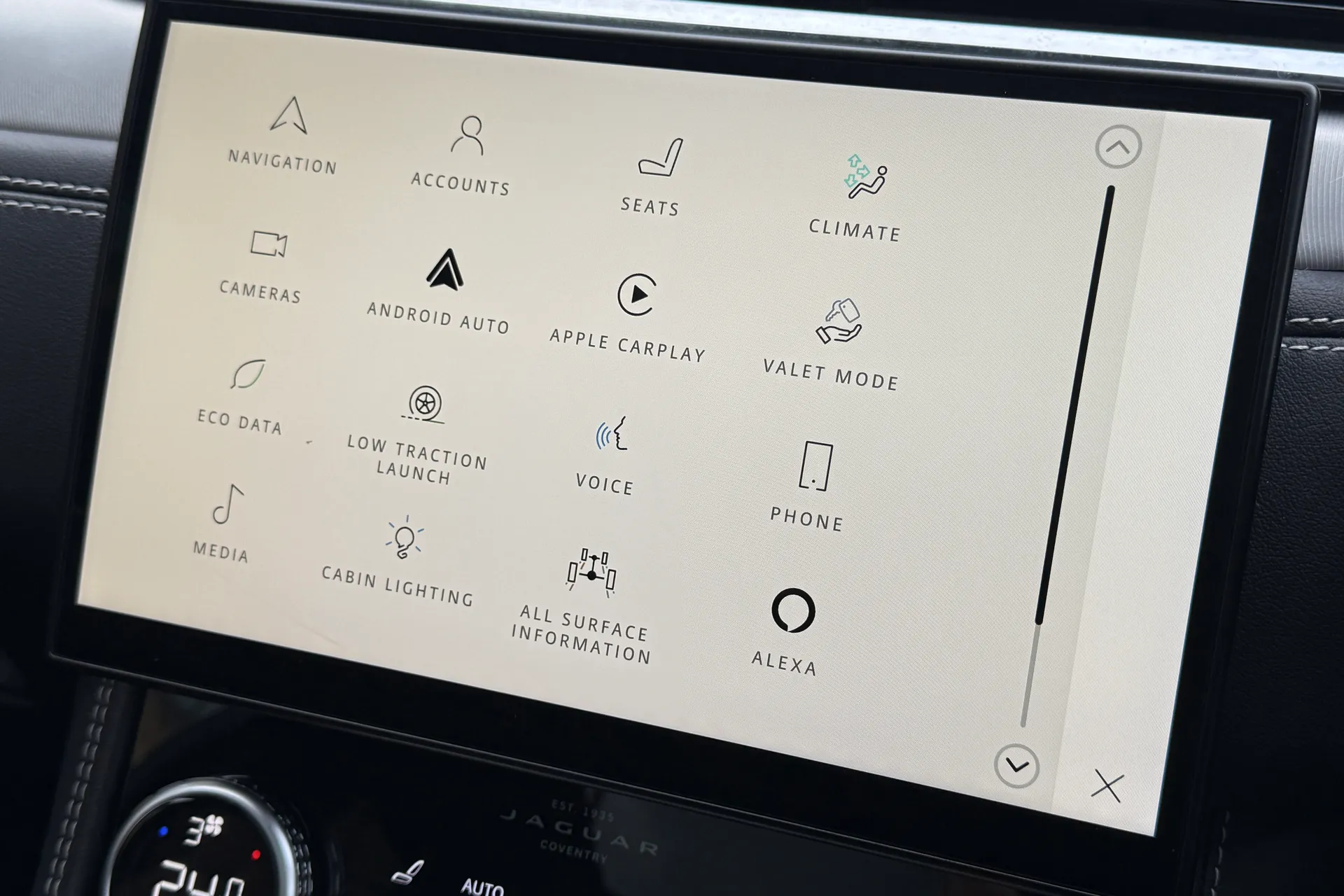 Jaguar F-PACE thumbnail image number 29