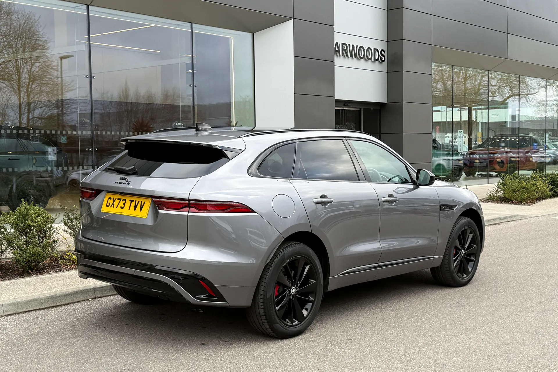 Jaguar F-PACE thumbnail image number 11